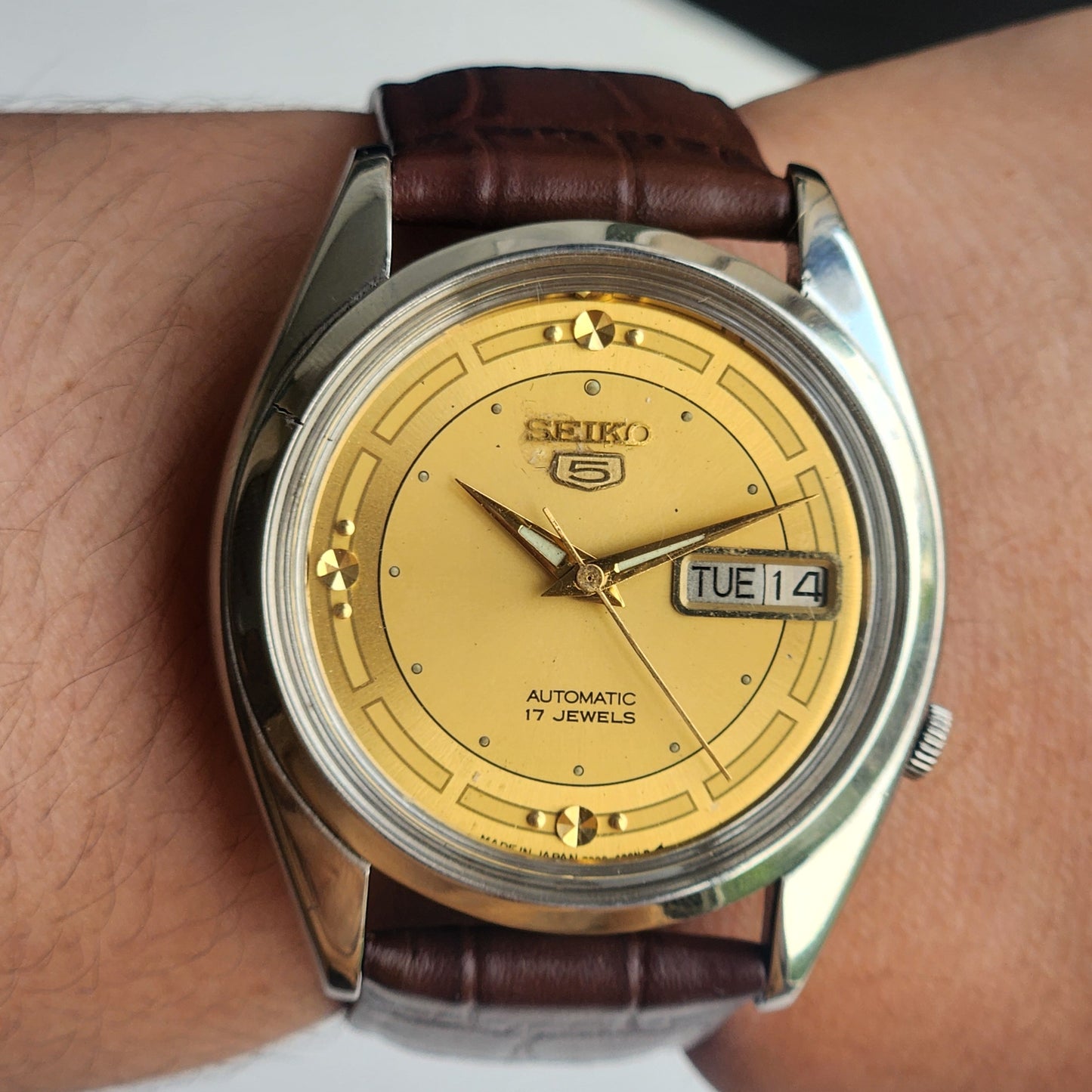 Vintage 1989 Original Seiko 5 Automatic 7009-821J Golden Face 17 Jewels Brown Leather Strap Day-Date Japanese Men's Wrist Watch EG209