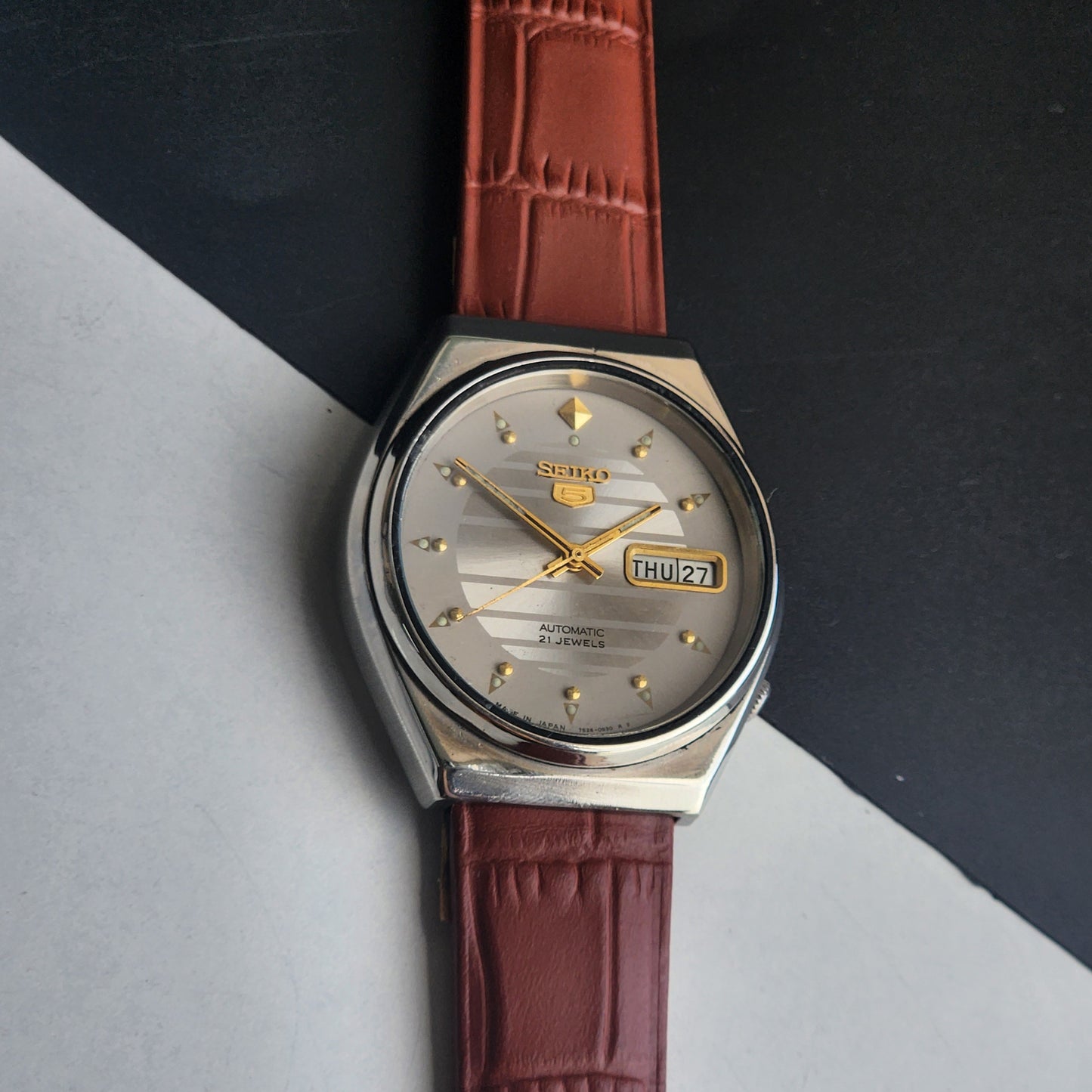 Vintage 1991 Original Seiko 5 Automatic 6309-8690 Grey Face 17 Jewels Tan Leather Strap Day-Date Japanese Men's Wrist Watch EG210