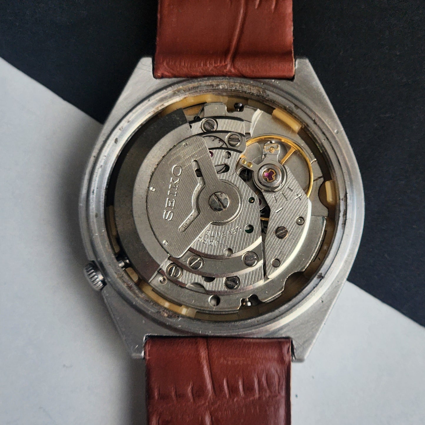 Vintage 1991 Original Seiko 5 Automatic 6309-8690 Grey Face 17 Jewels Tan Leather Strap Day-Date Japanese Men's Wrist Watch EG210