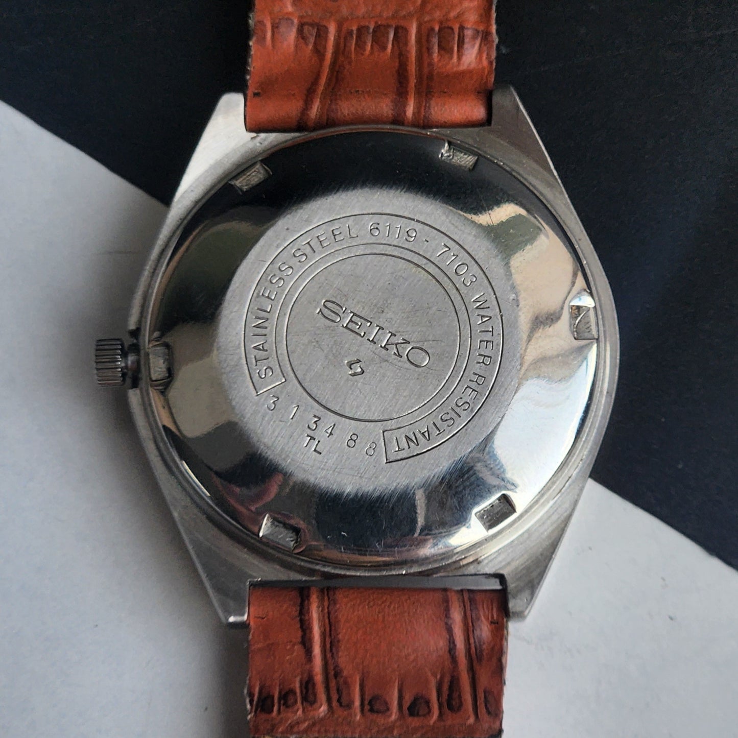Vintage 1973 Original Seiko 5 Automatic 6119-7103 Black Face 17 Jewels Croco Tan Leather Strap Day-Date Japanese Men's Wrist Watch EG211