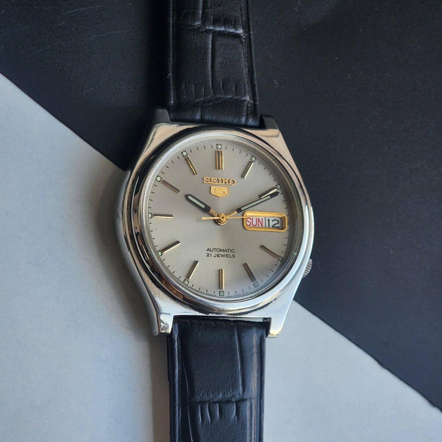 Vintage 1989 Original Seiko 5 Automatic 7S26-3170 Grey Face 17 Jewels Black Leather Strap Day-Date Japanese Men's Wrist Watch EG212