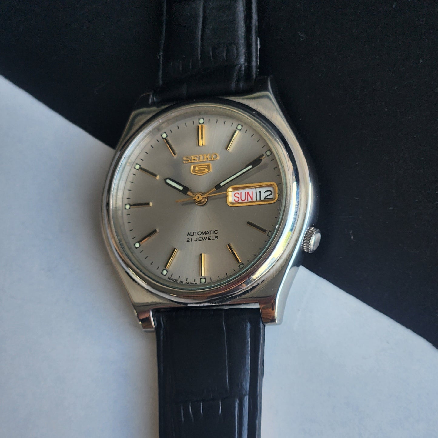 Vintage 1989 Original Seiko 5 Automatic 7S26-3170 Grey Face 17 Jewels Black Leather Strap Day-Date Japanese Men's Wrist Watch EG212