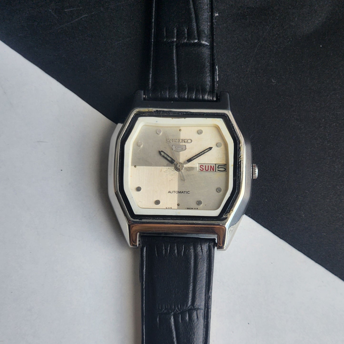 Vintage 1991 Original Seiko 5 Automatic 6309-523A Silver Face 17 Jewels Black Leather Strap Day-Date Japanese Men's Wrist Watch EG215