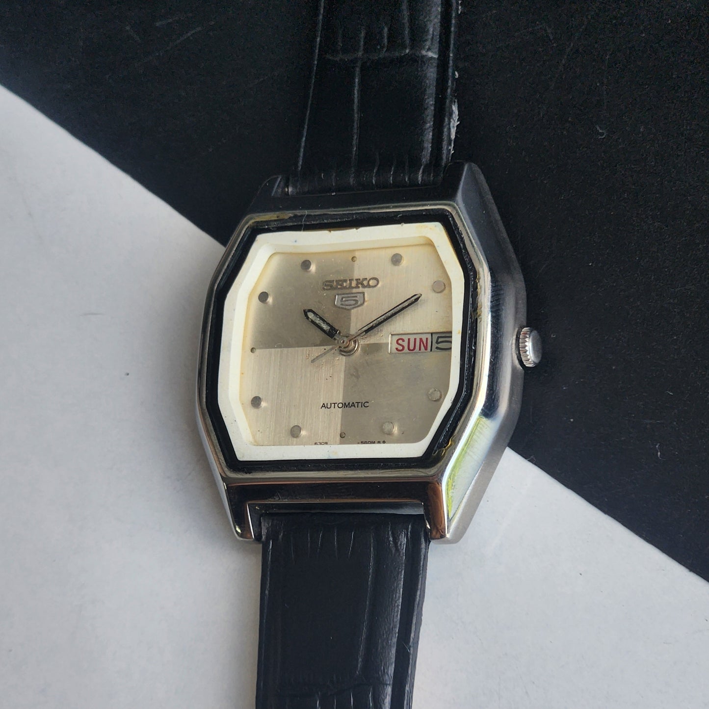 Vintage 1991 Original Seiko 5 Automatic 6309-523A Silver Face 17 Jewels Black Leather Strap Day-Date Japanese Men's Wrist Watch EG215
