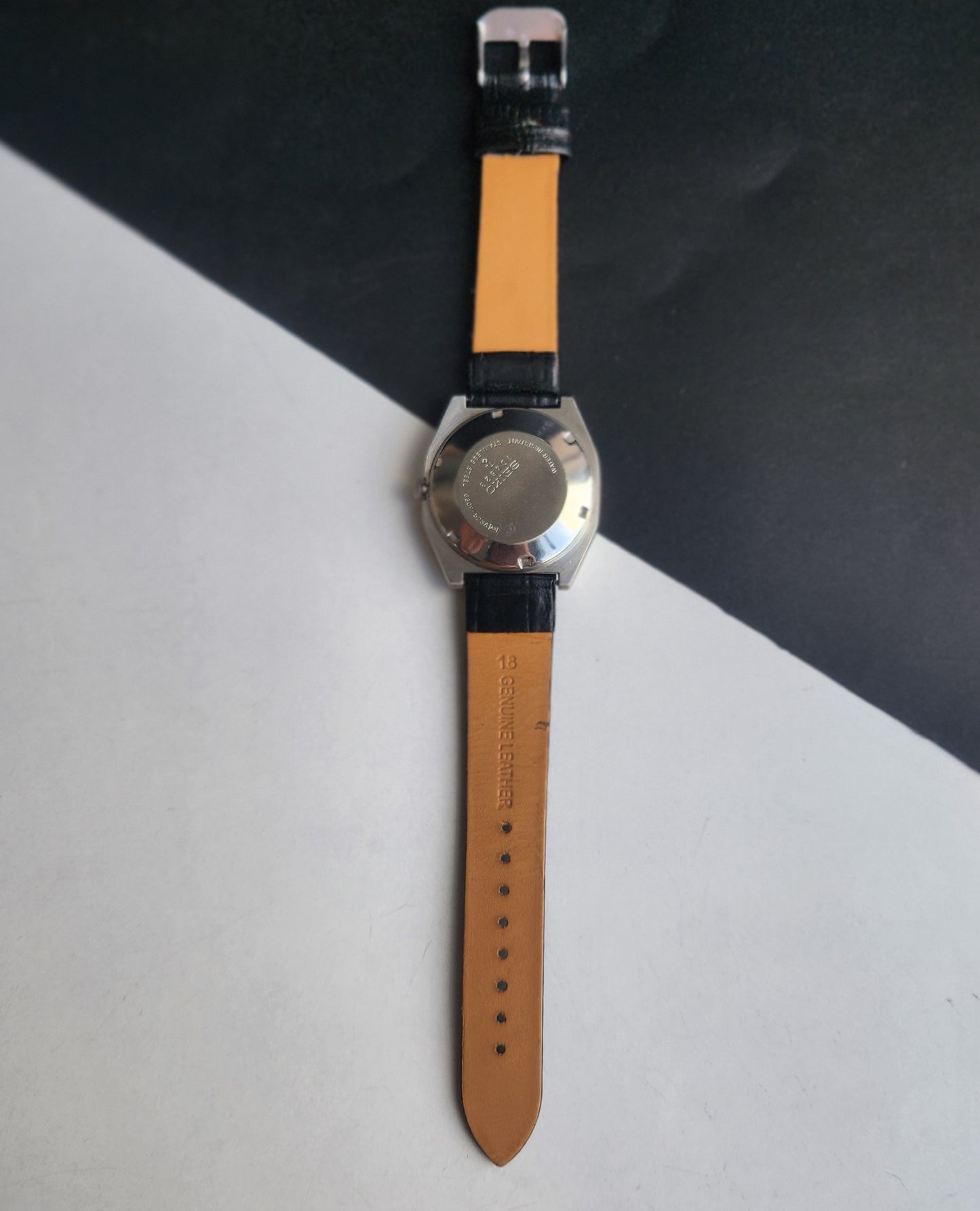 Vintage 1991 Original Seiko 5 Automatic 6309-523A Silver Face 17 Jewels Black Leather Strap Day-Date Japanese Men's Wrist Watch EG215