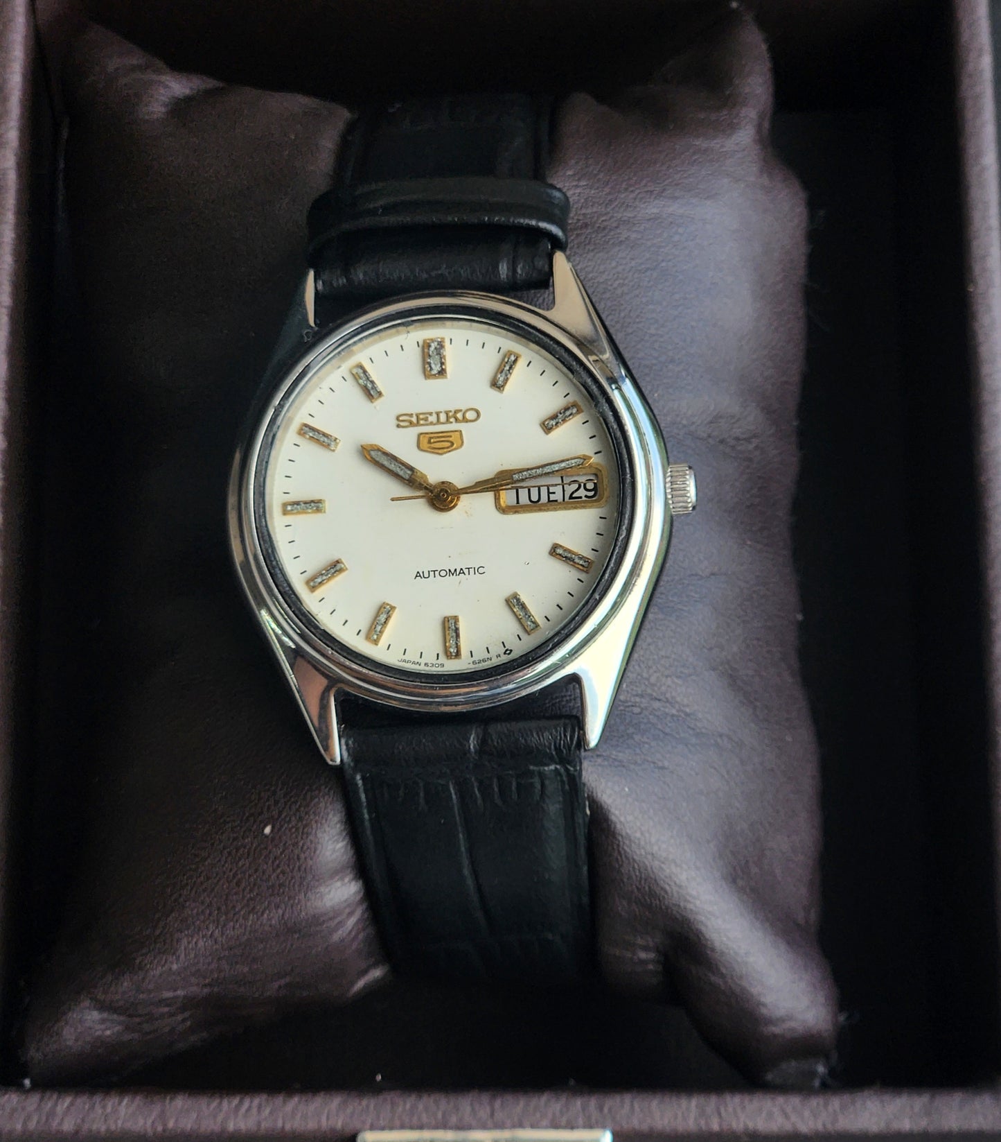Vintage 1995 Original Seiko 5 Automatic 6309-6240 White Face 17 Jewels Black Leather Strap Day-Date Japanese Men's Wrist Watch EG216