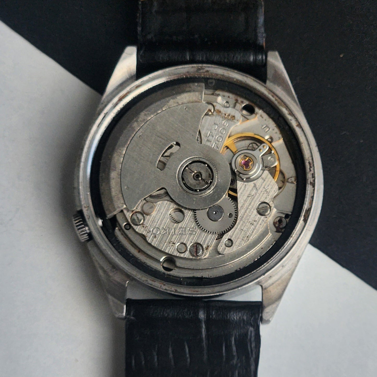 Vintage 1980 Original Seiko 5 Automatic 7009-2090 Black Face 17 Jewels Black Leather Strap Day-Date Japanese Men's Wrist Watch EG217
