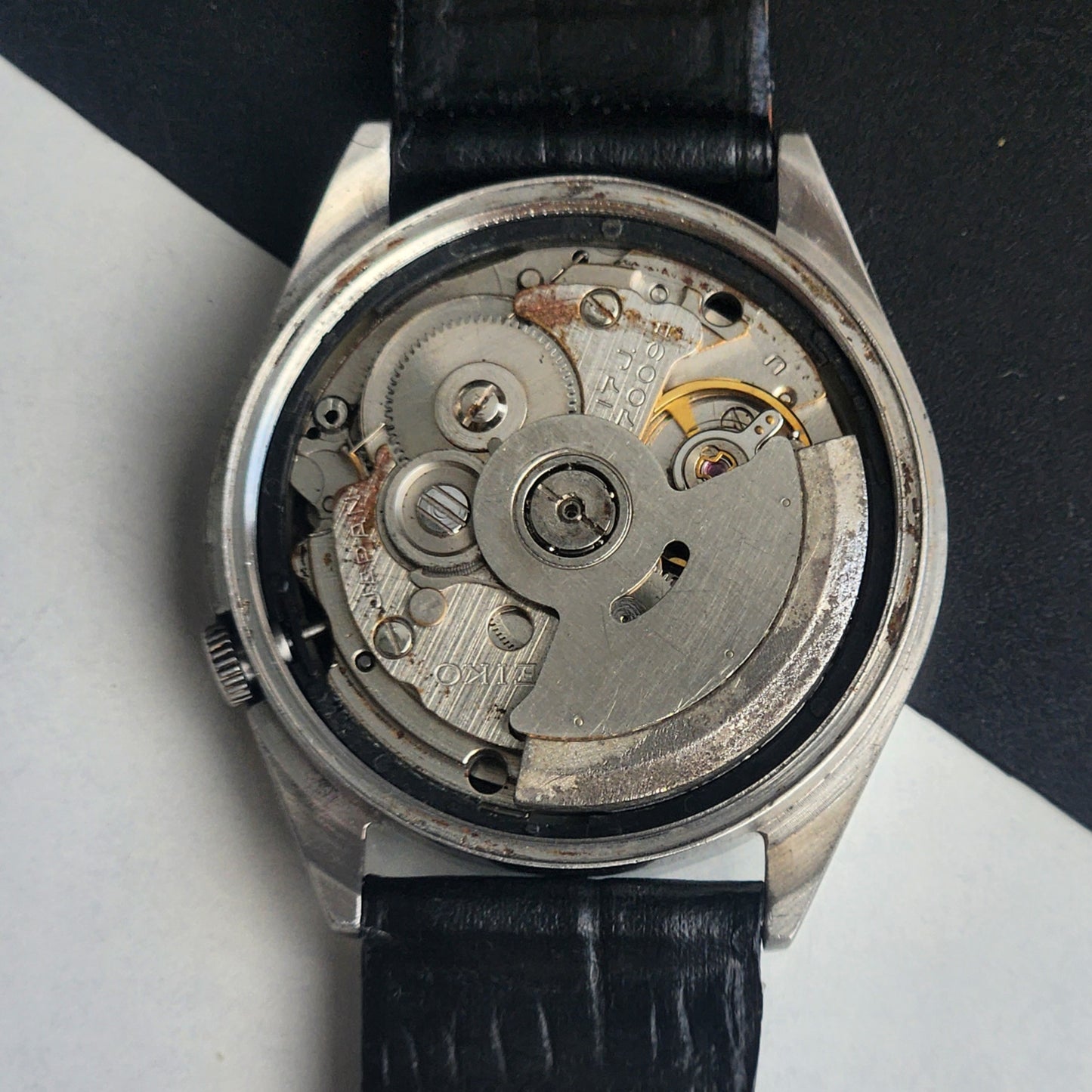 Vintage 1980 Original Seiko 5 Automatic 7009-2090 Black Face 17 Jewels Black Leather Strap Day-Date Japanese Men's Wrist Watch EG217