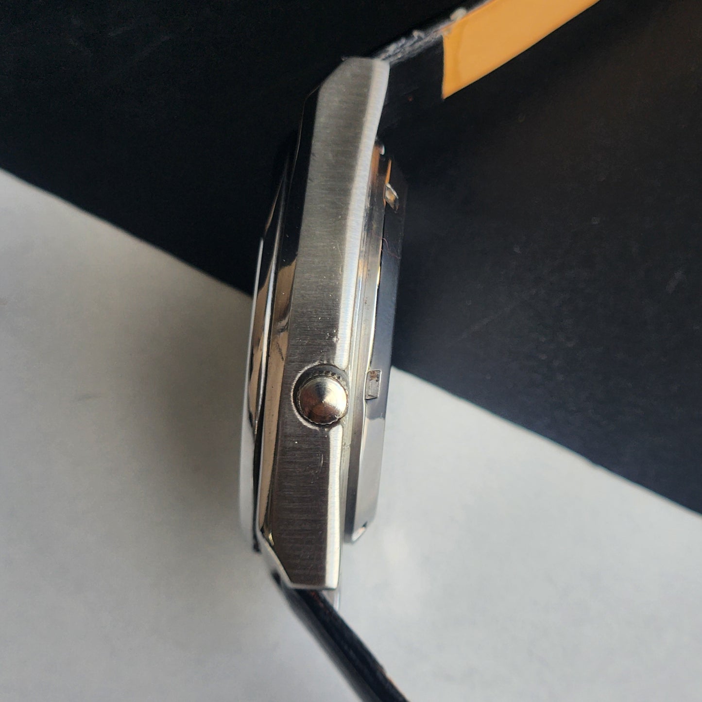 Vintage 1982 Original Seiko 5 Automatic 7009-876A Black Face 17 Jewels Black Leather Strap Day-Date Japanese Men's Wrist Watch EG214
