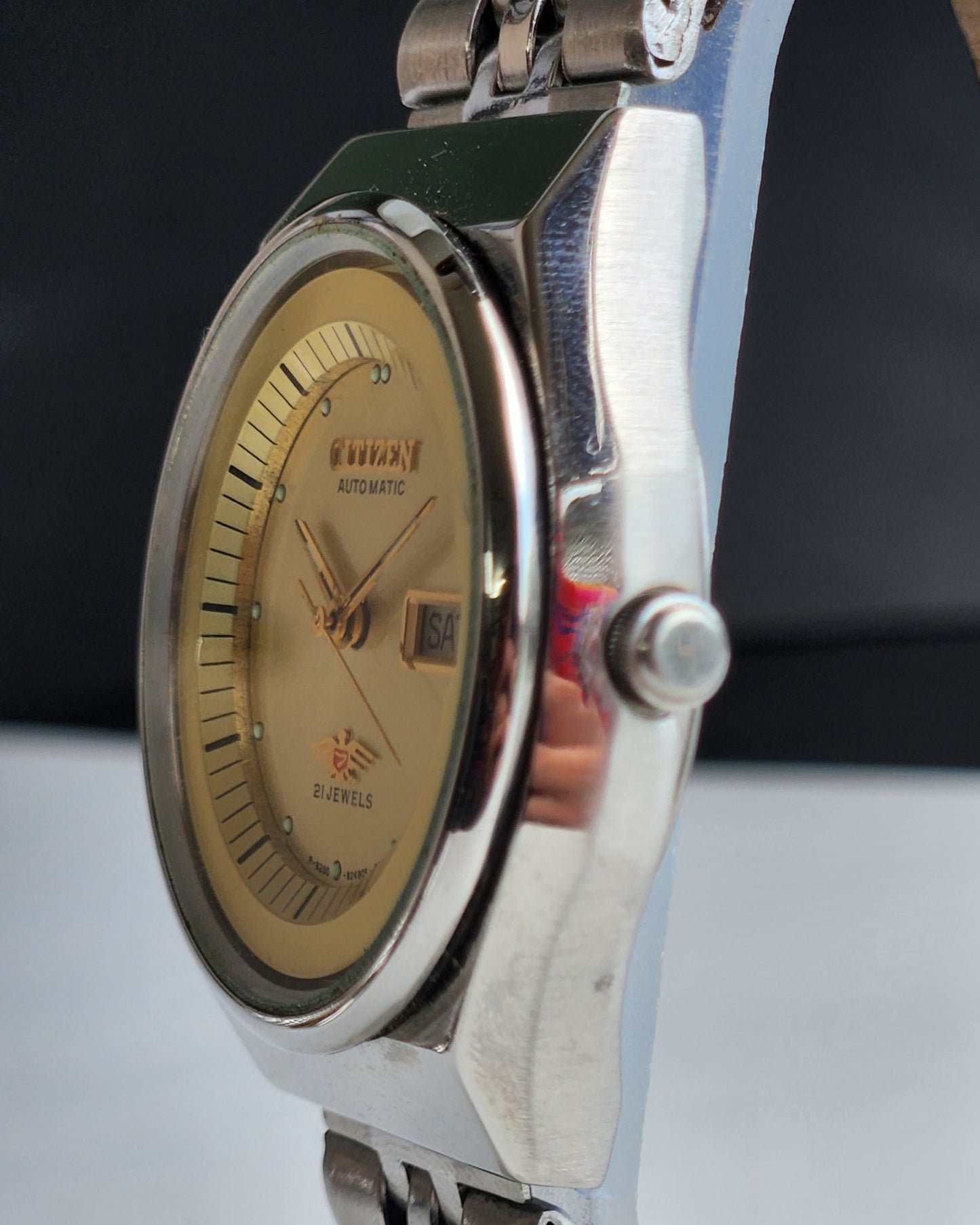 Vintage 1982 Original Citizen Automatic 8200 Yellow Face 21 Jewels Day-Date Japanese Men's Wrist Watch EA41