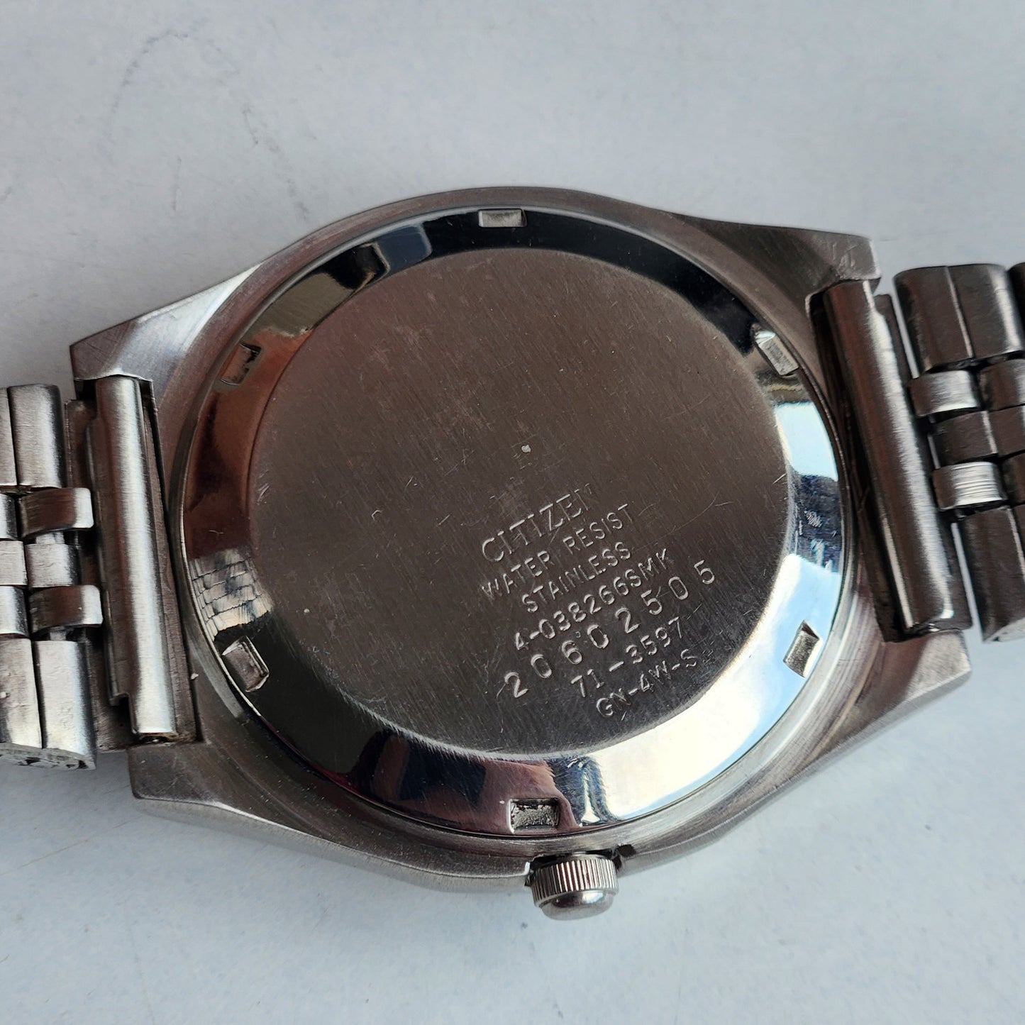 Vintage 1982 Original Citizen Automatic 8200 Yellow Face 21 Jewels Day-Date Japanese Men's Wrist Watch EA41