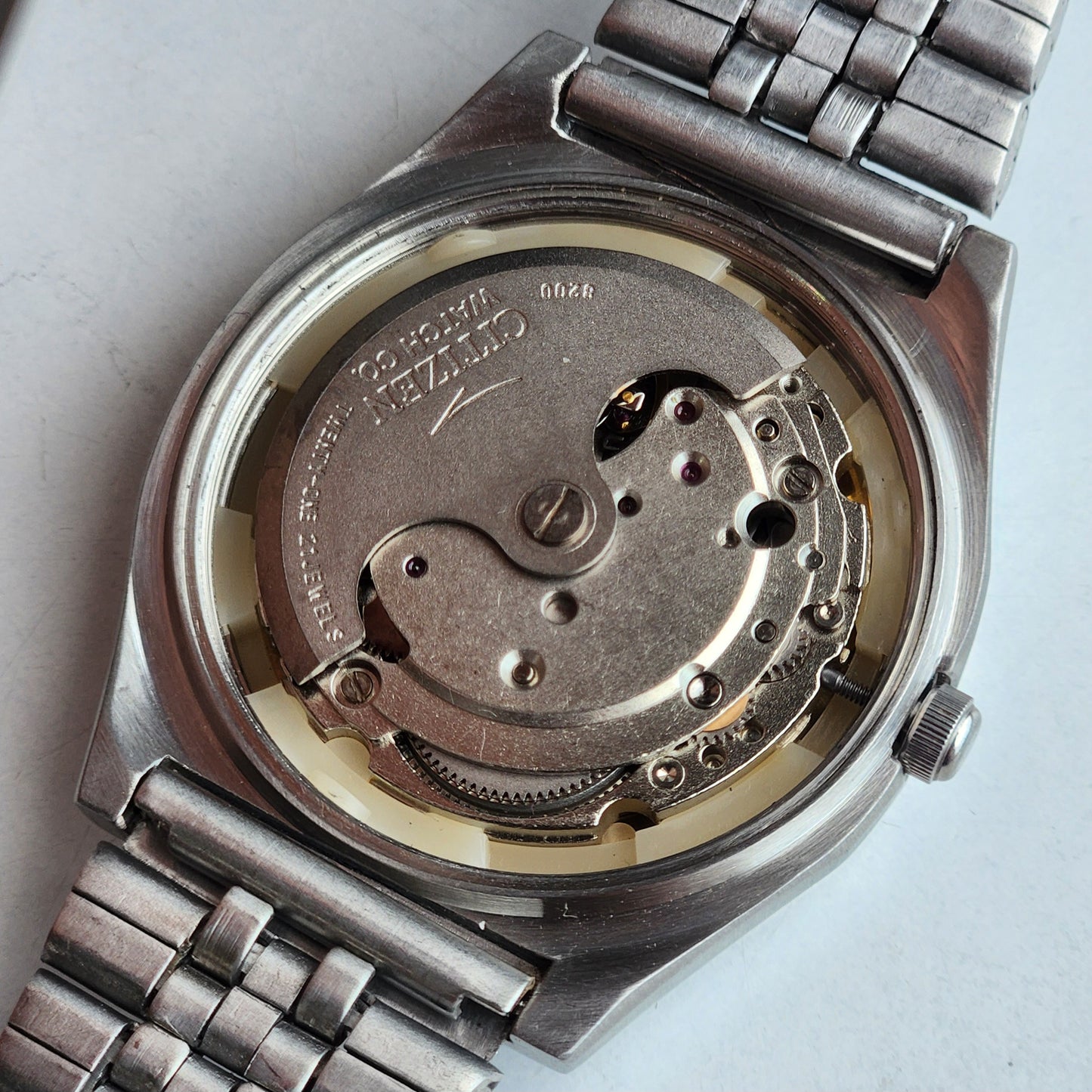 Vintage 1982 Original Citizen Automatic 8200 Yellow Face 21 Jewels Day-Date Japanese Men's Wrist Watch EA41