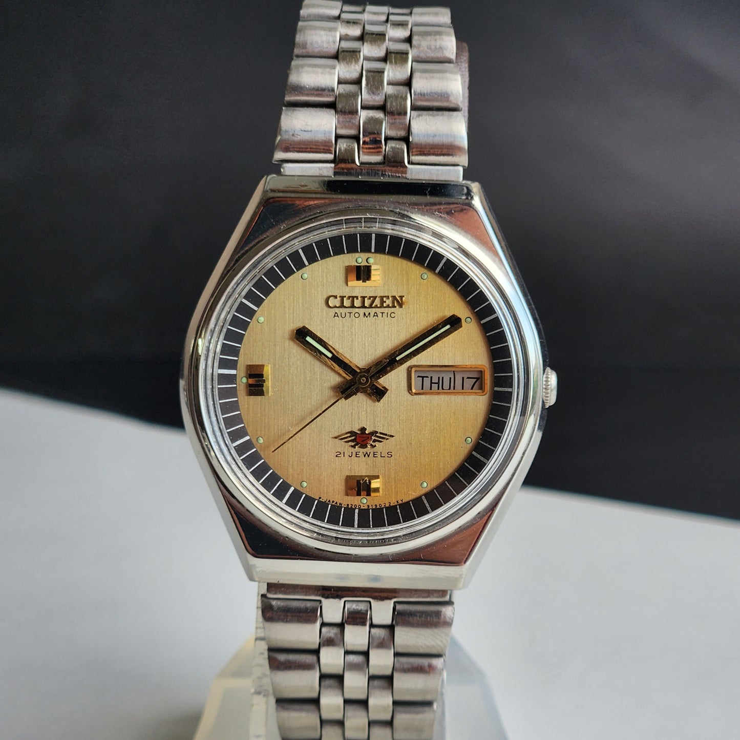 Vintage 1975 Original Citizen Automatic 8200 Golden Face 21 Jewels Day-Date Japanese Men's Wrist Watch EA43