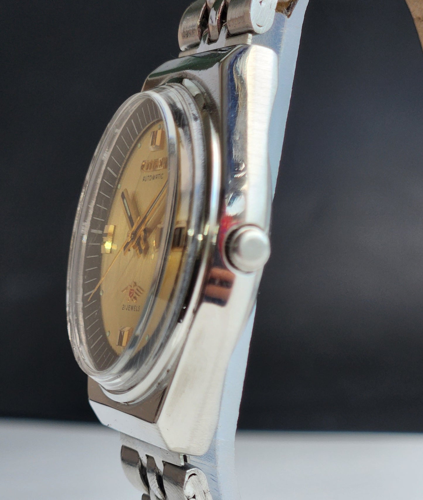 Vintage 1975 Original Citizen Automatic 8200 Golden Face 21 Jewels Day-Date Japanese Men's Wrist Watch EA43