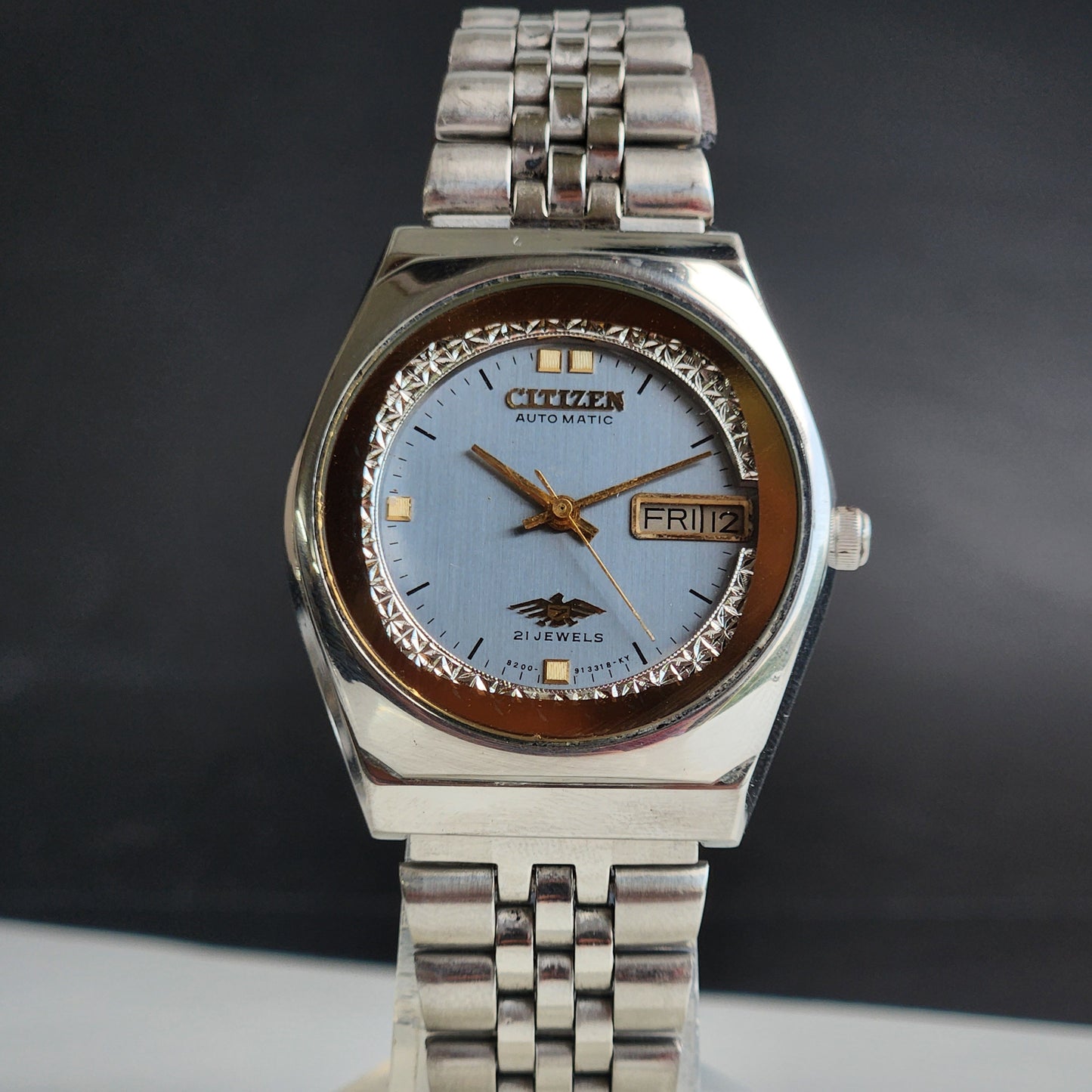 Vintage 1974 Original Citizen Automatic 8200 Grey Face 21 Jewels Day-Date Japanese Men's Wrist Watch EA44