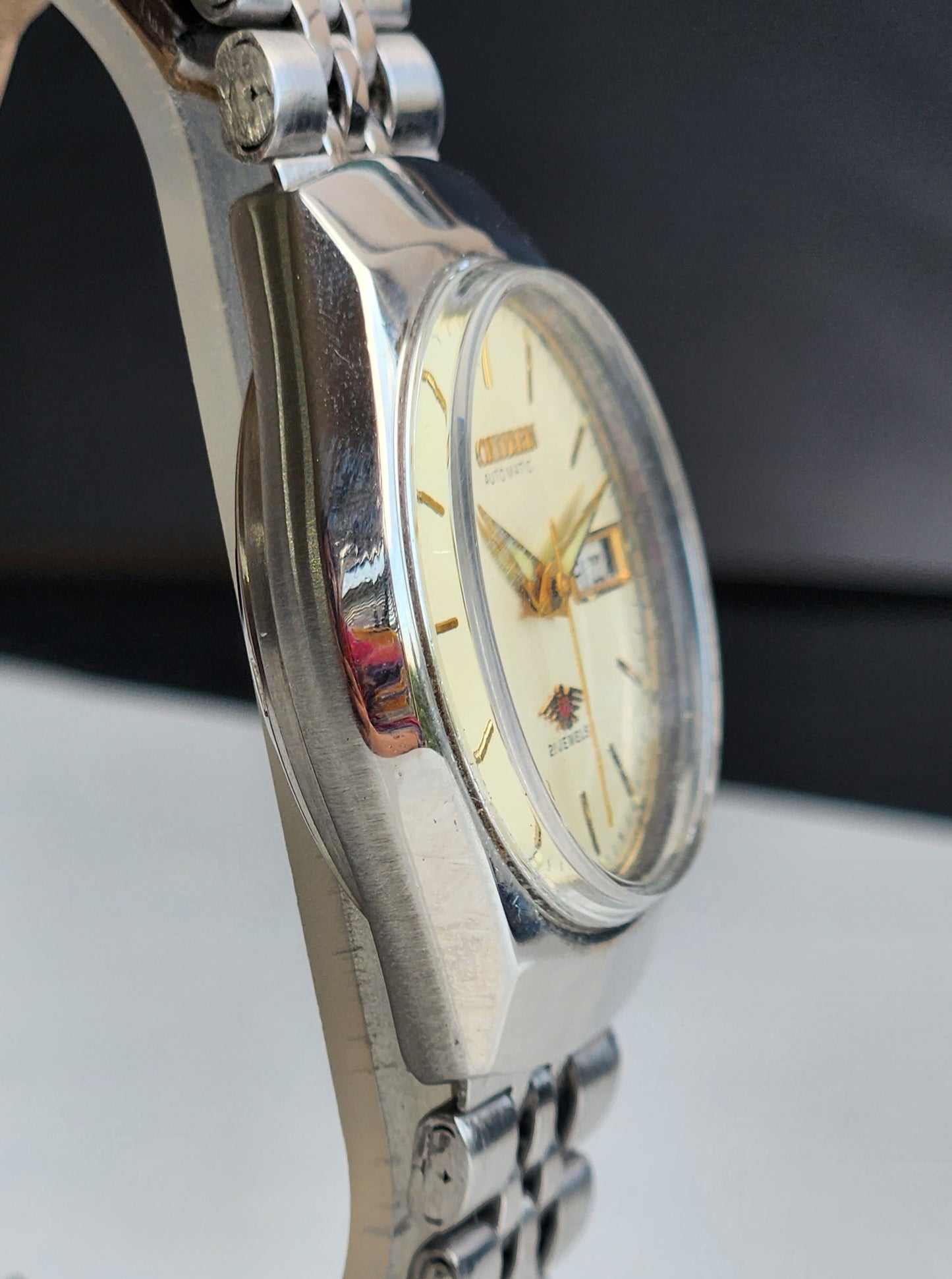 Vintage 1975 Original Citizen Automatic 8200 Golden Face 21 Jewels Day-Date Japanese Men's Wrist Watch EA45