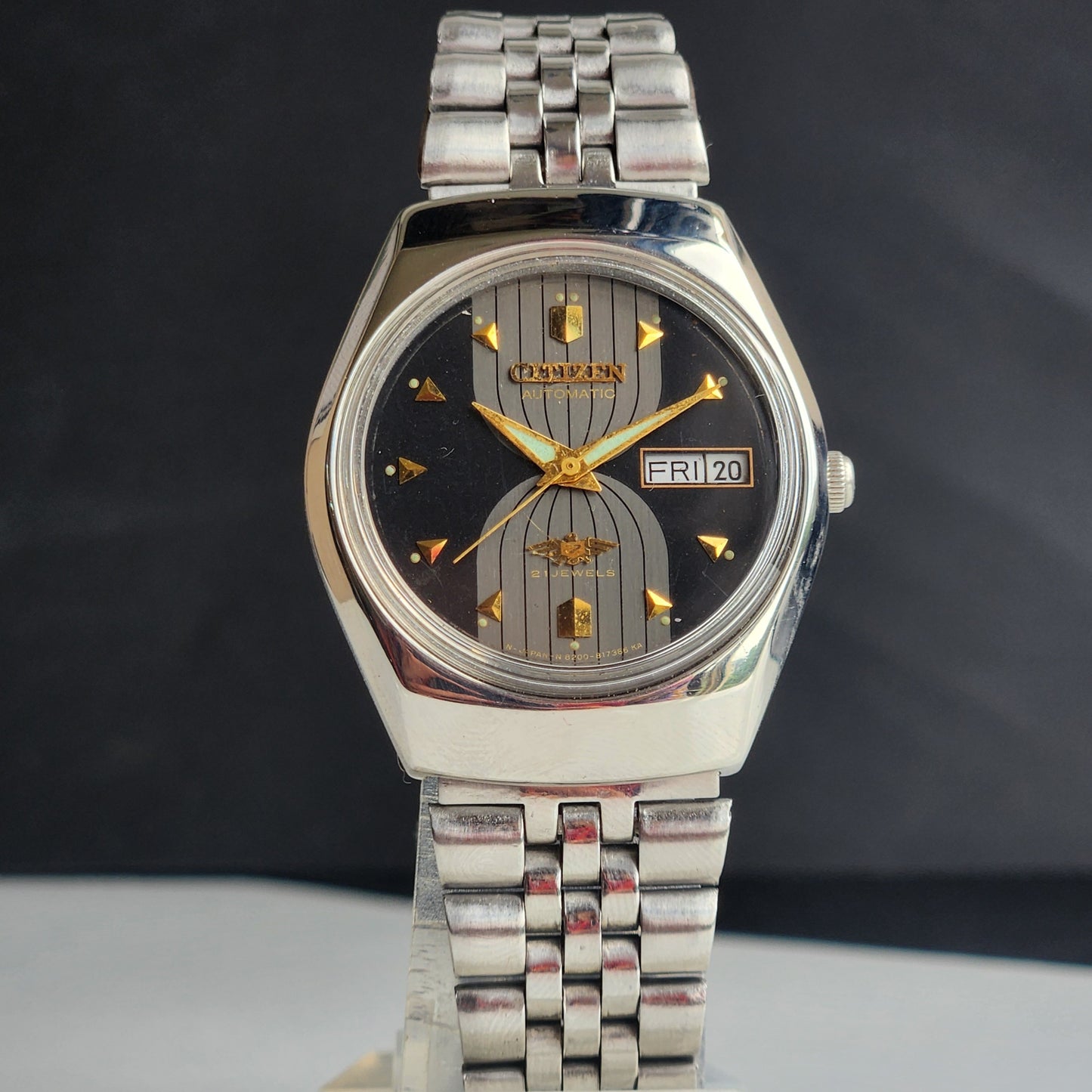 Vintage 1977 Original Citizen Automatic 8200 Black Face 21 Jewels Day-Date Japanese Men's Wrist Watch EA49