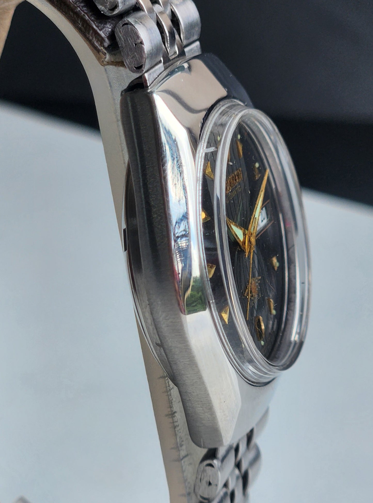 Vintage 1977 Original Citizen Automatic 8200 Black Face 21 Jewels Day-Date Japanese Men's Wrist Watch EA49