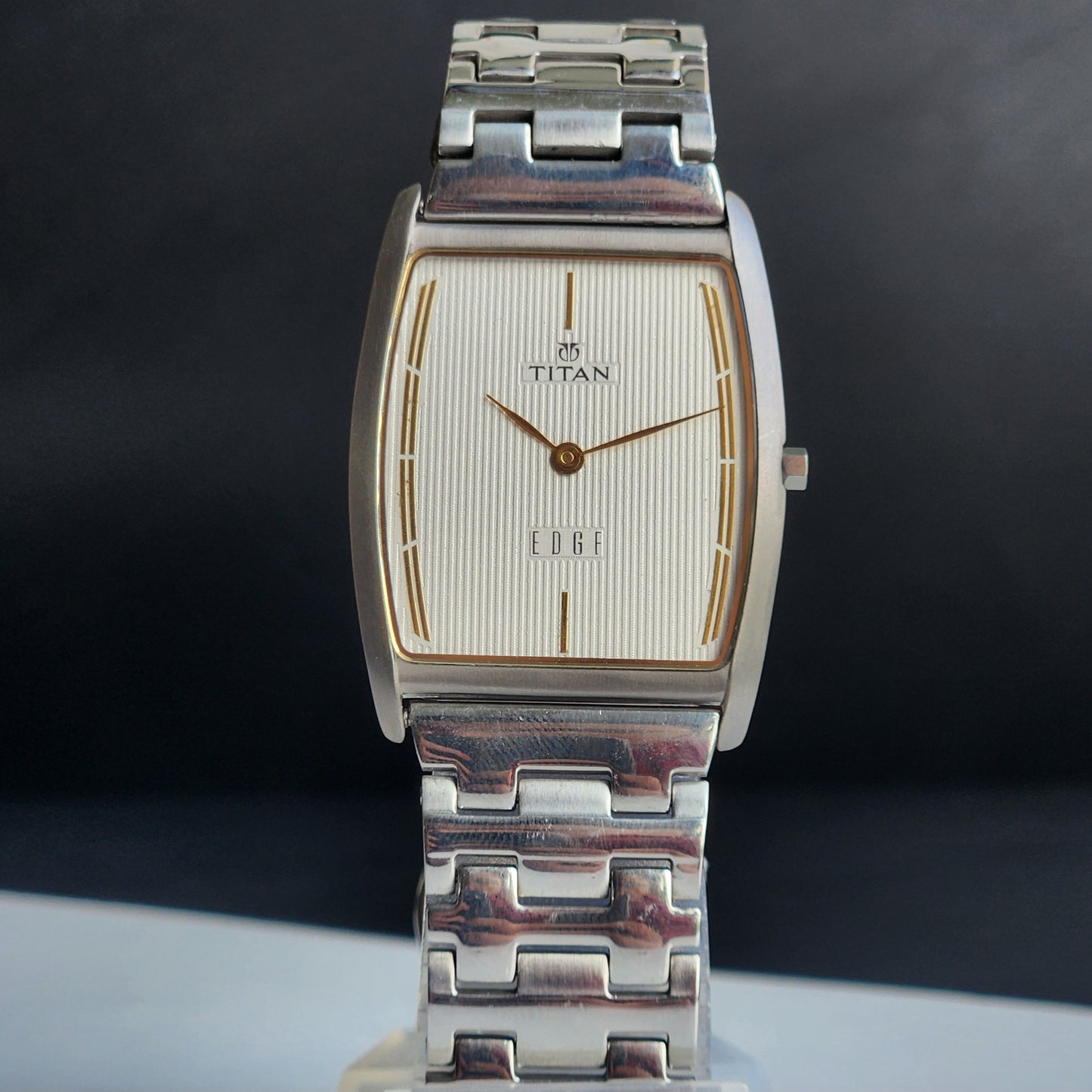Original TITAN EDGE 1044YCE31 Barrel White Face 29MM Case Men's Watch H80