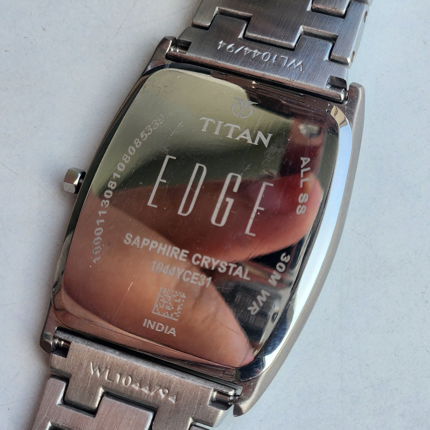 Original TITAN EDGE 1044YCE31 Barrel White Face 29MM Case Men's Watch H80