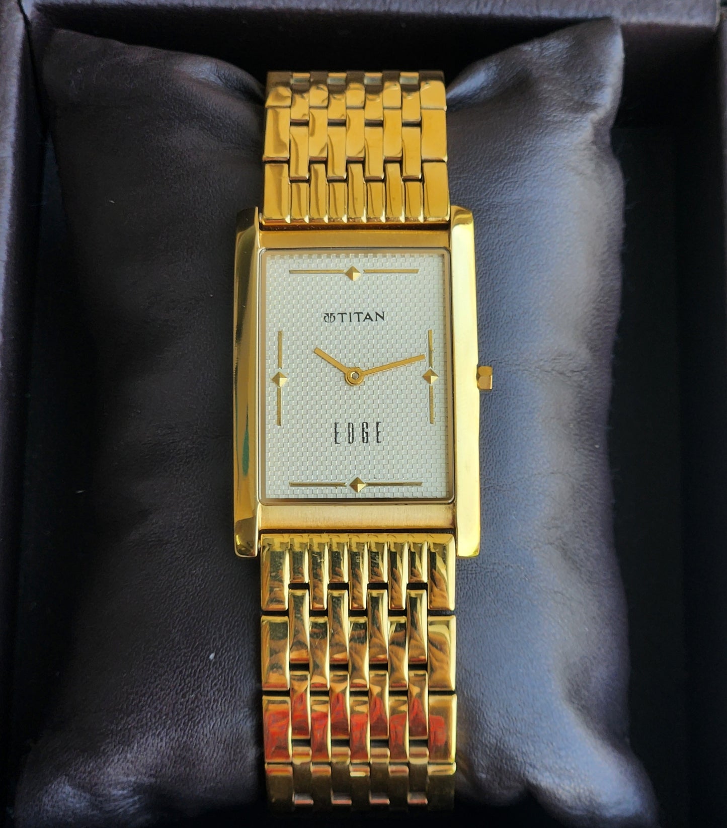 Original TITAN EDGE 1043NBA Rectangular Golden Face 25MM Case Men's Watch H81