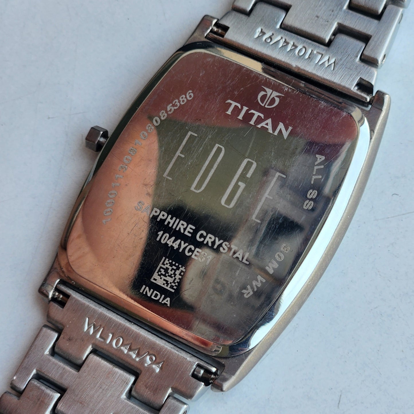 Original TITAN EDGE 1044YCE31 Barrel White Face 29MM Case Men's Watch H82