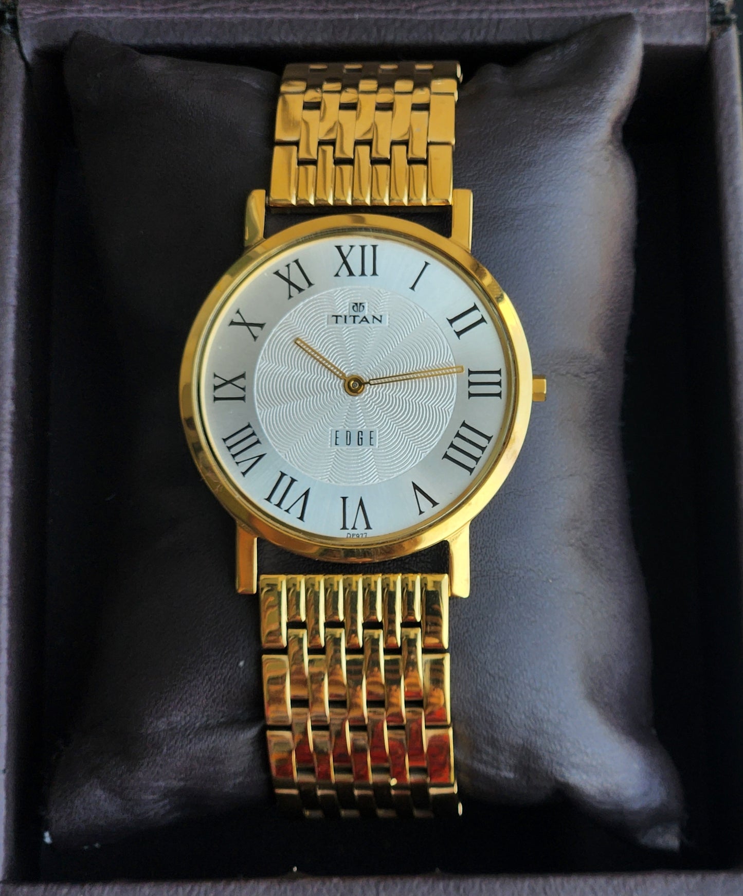 Original TITAN EDGE 1595WAA34 Round White Face 38MM Case Men's Watch H83