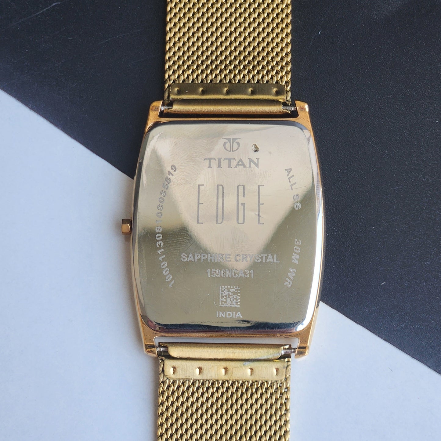 Original TITAN EDGE 1596NCA31 Barrel Golden Face 33MM Case Men's Watch H85