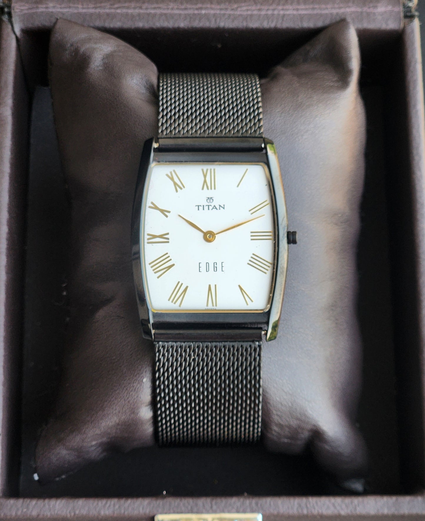 Original TITAN EDGE 1044YCE31 Barrel White Face 29MM Case Men's Watch H86