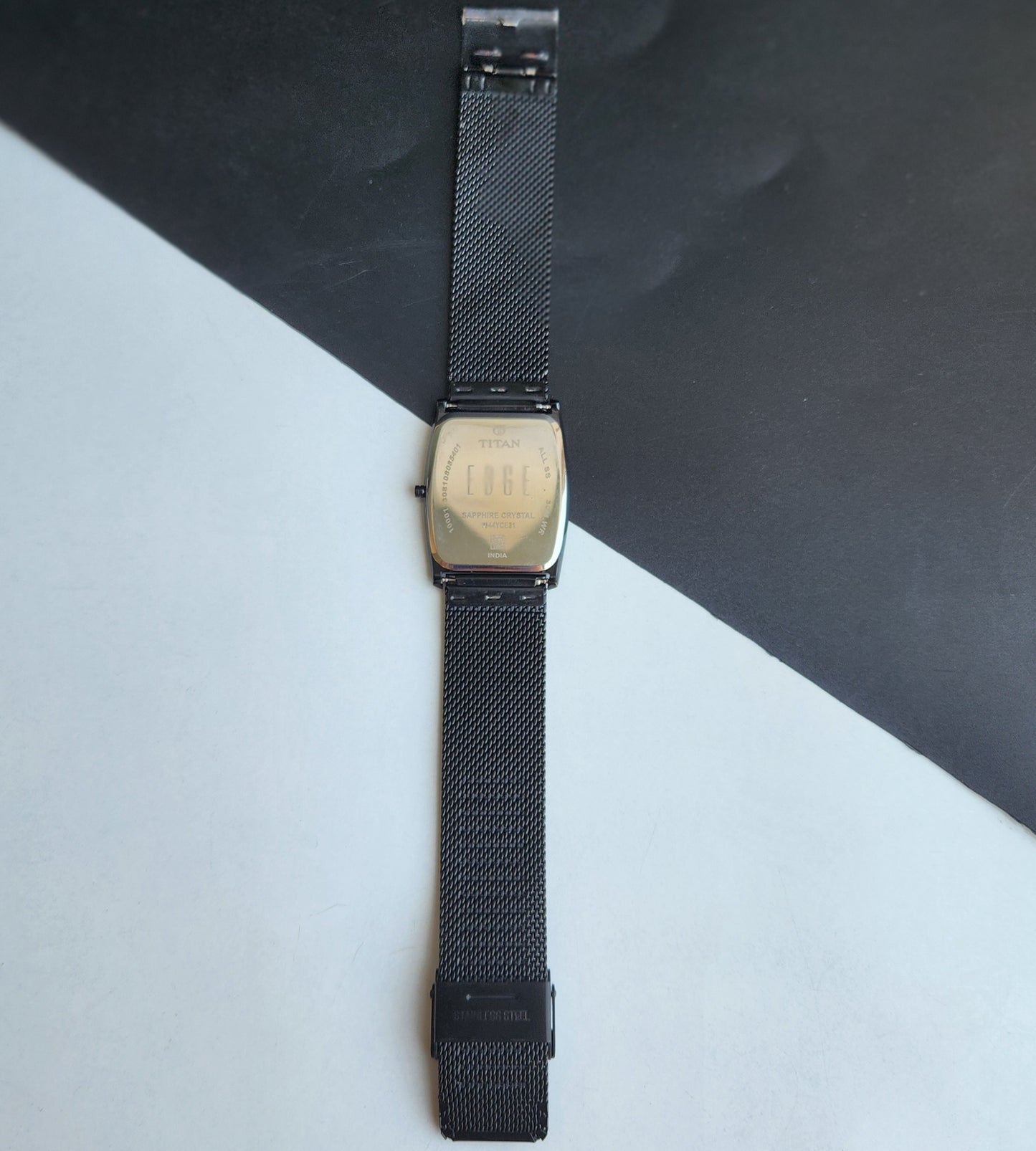 Original TITAN EDGE 1044YCE31 Barrel White Face 29MM Case Men's Watch H86