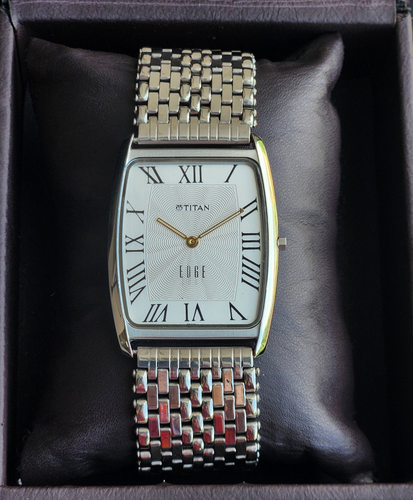 Original TITAN EDGE 1596NCA31 Barrel White Face 33MM Case Not Adjustable Men's Watch H87