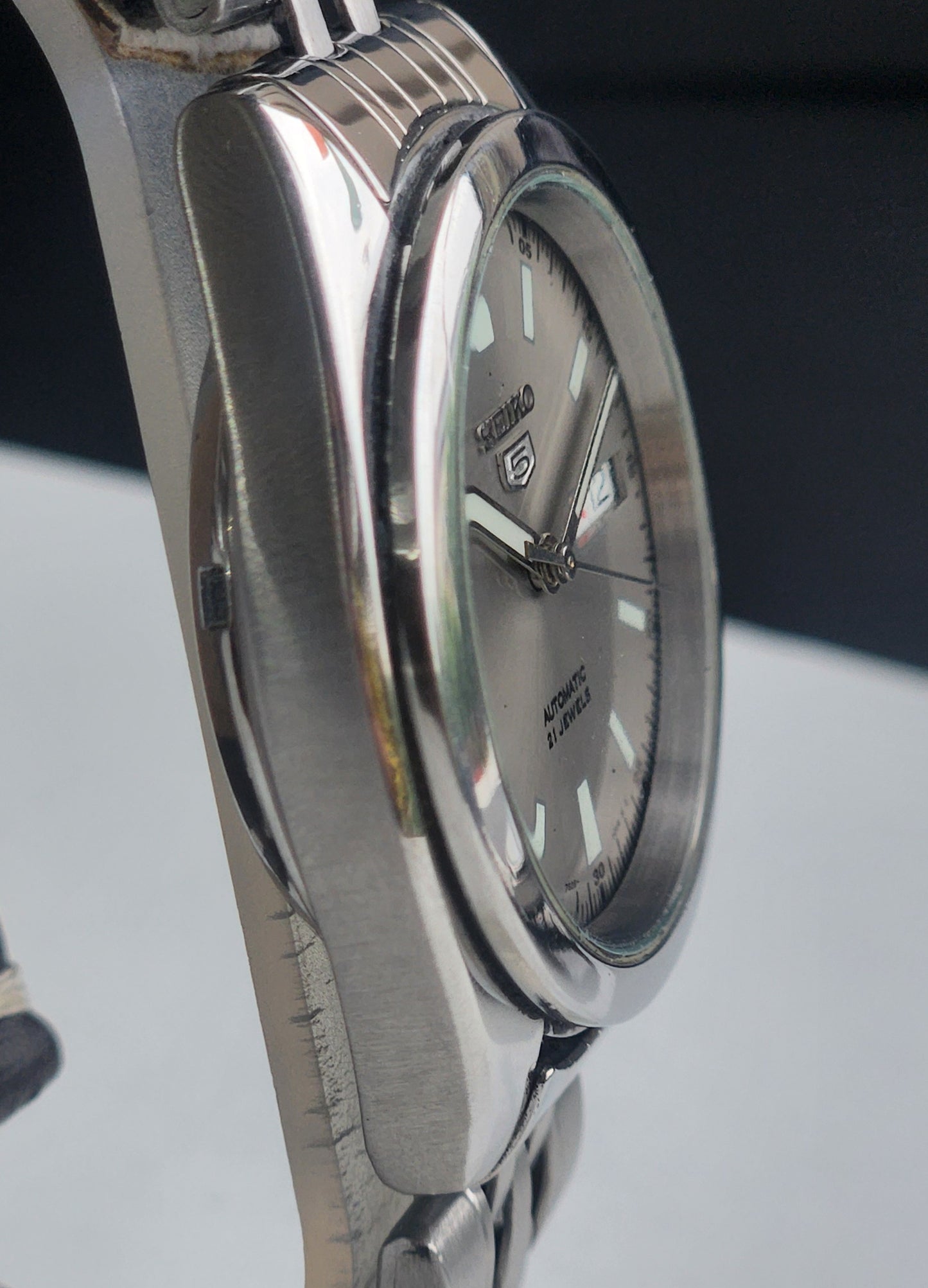 Vintage Original Seiko 5 Automatic 7S26-00X0 Grey Face 21 Jewels With Exhibition Back Day-Date Japanese Men's Wrist Watch I50