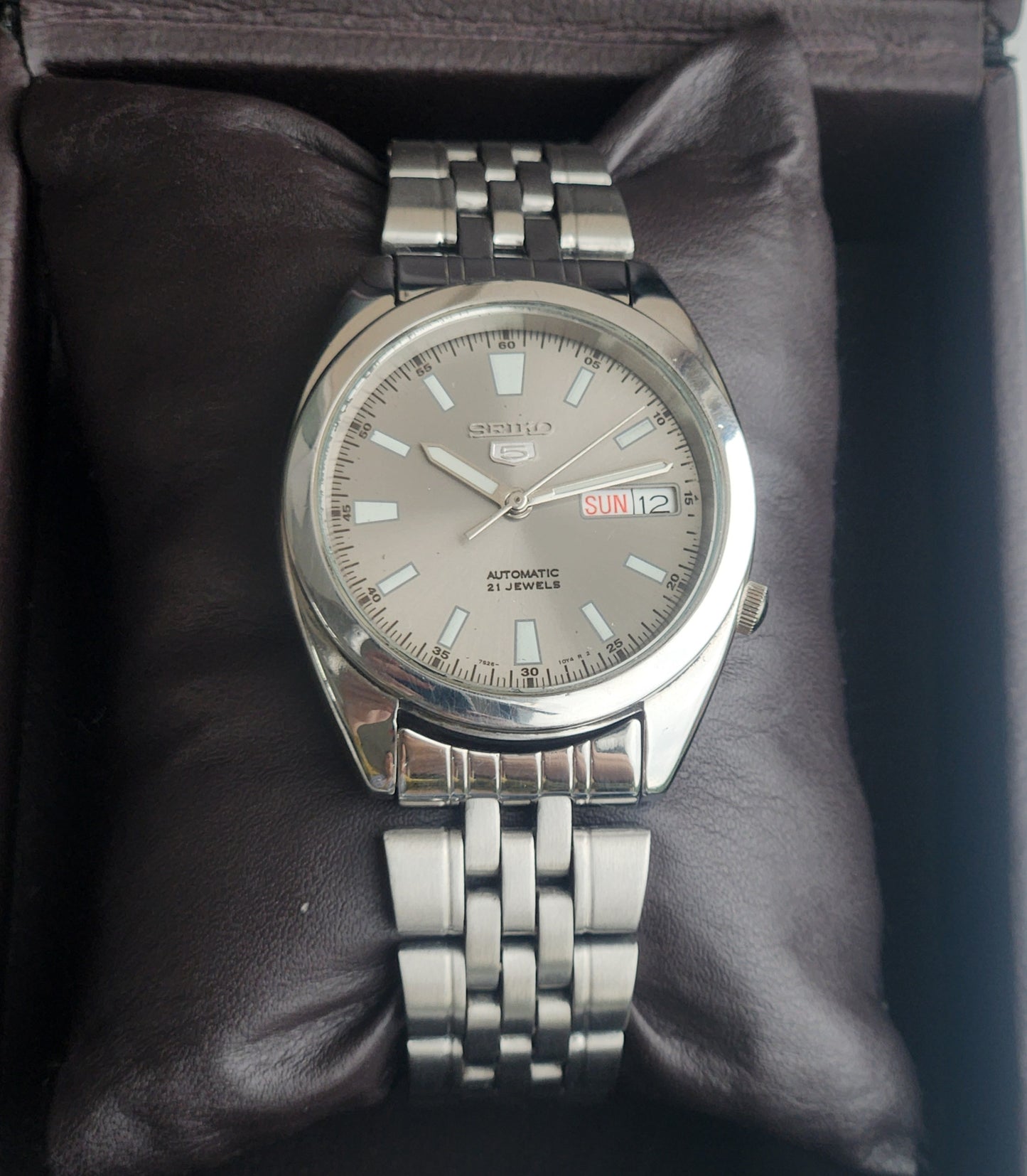 Vintage Original Seiko 5 Automatic 7S26-00X0 Grey Face 21 Jewels With Exhibition Back Day-Date Japanese Men's Wrist Watch I50