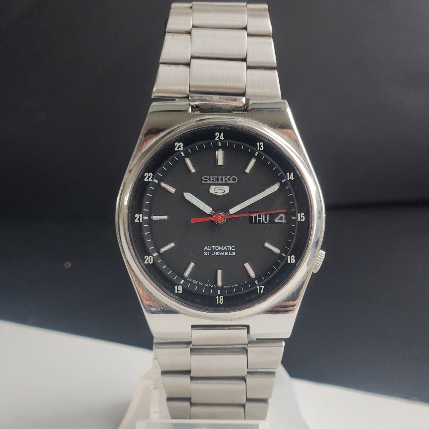 Vintage Original Seiko 5 Automatic 7S26-0530 Black Face 21 Jewels With Exhibition Back Day-Date Japanese Men's Wrist Watch I51