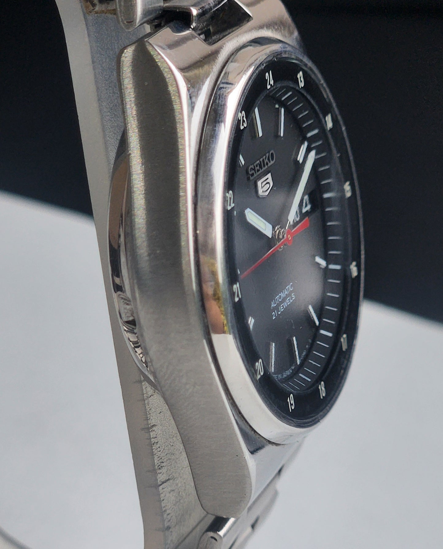 Vintage Original Seiko 5 Automatic 7S26-0530 Black Face 21 Jewels With Exhibition Back Day-Date Japanese Men's Wrist Watch I51