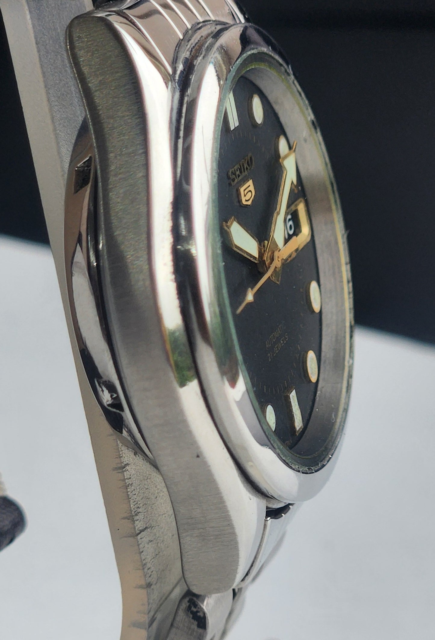Vintage Original Seiko 5 Automatic 7S26-0480 Black Face 21 Jewels With Exhibition Back Day-Date Japanese Men's Wrist Watch I53