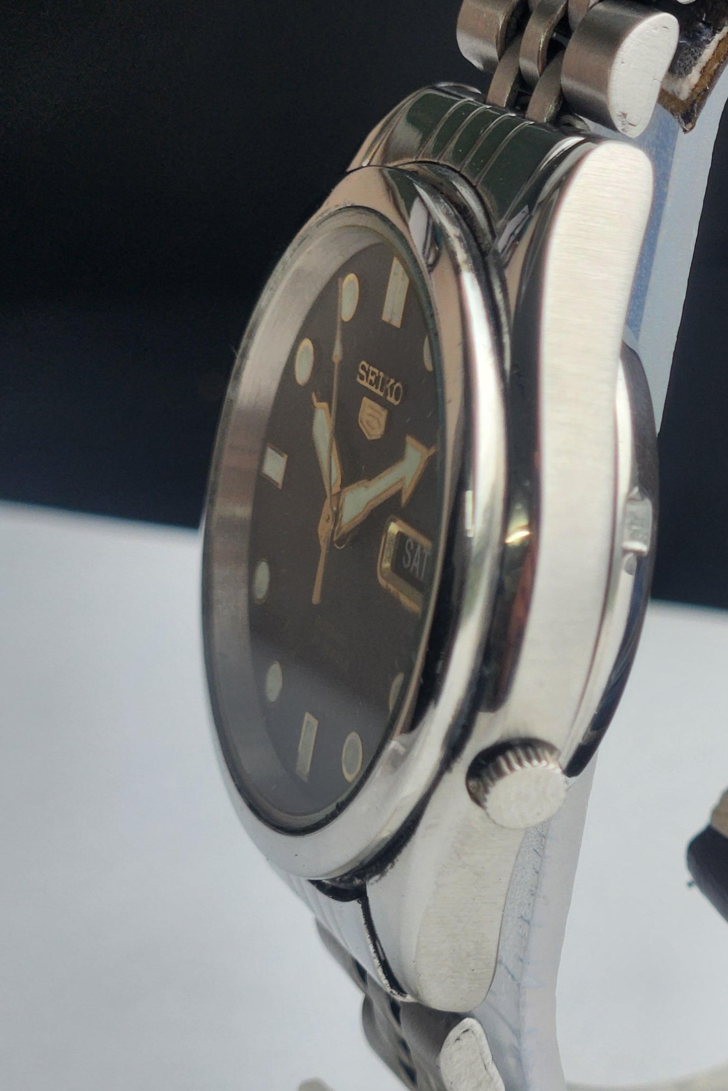 Vintage Original Seiko 5 Automatic 7S26-0480 Black Face 21 Jewels With Exhibition Back Day-Date Japanese Men's Wrist Watch I53