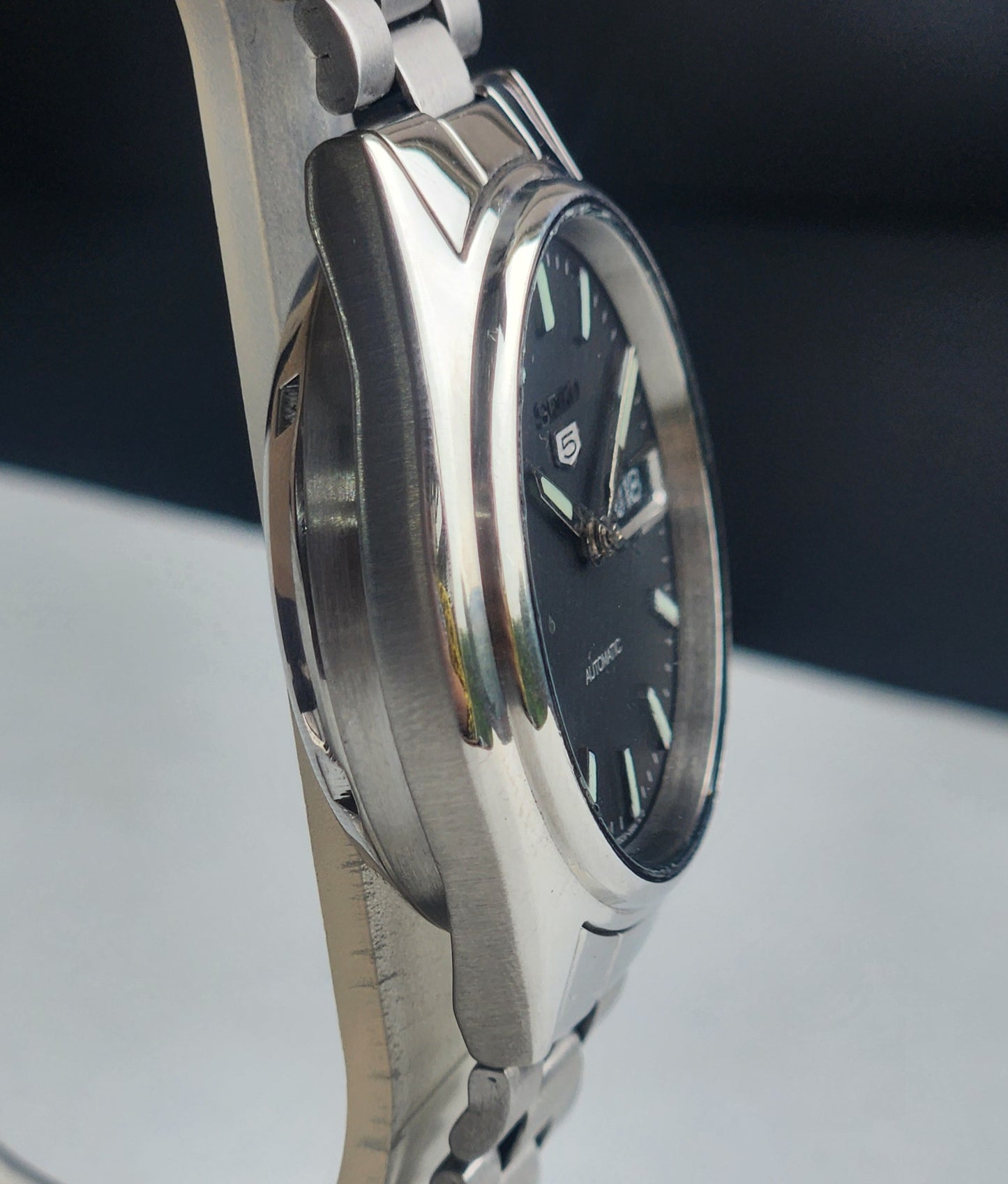 Vintage Original Seiko 5 Automatic 7S26-0560 Black Face 21 Jewels With Exhibition Back Day-Date Japanese Men's Wrist Watch I54