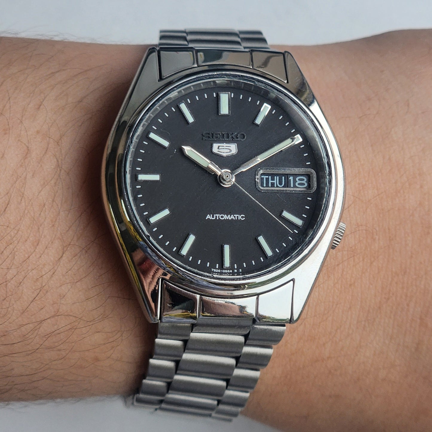 Vintage Original Seiko 5 Automatic 7S26-0560 Black Face 21 Jewels With Exhibition Back Day-Date Japanese Men's Wrist Watch I54