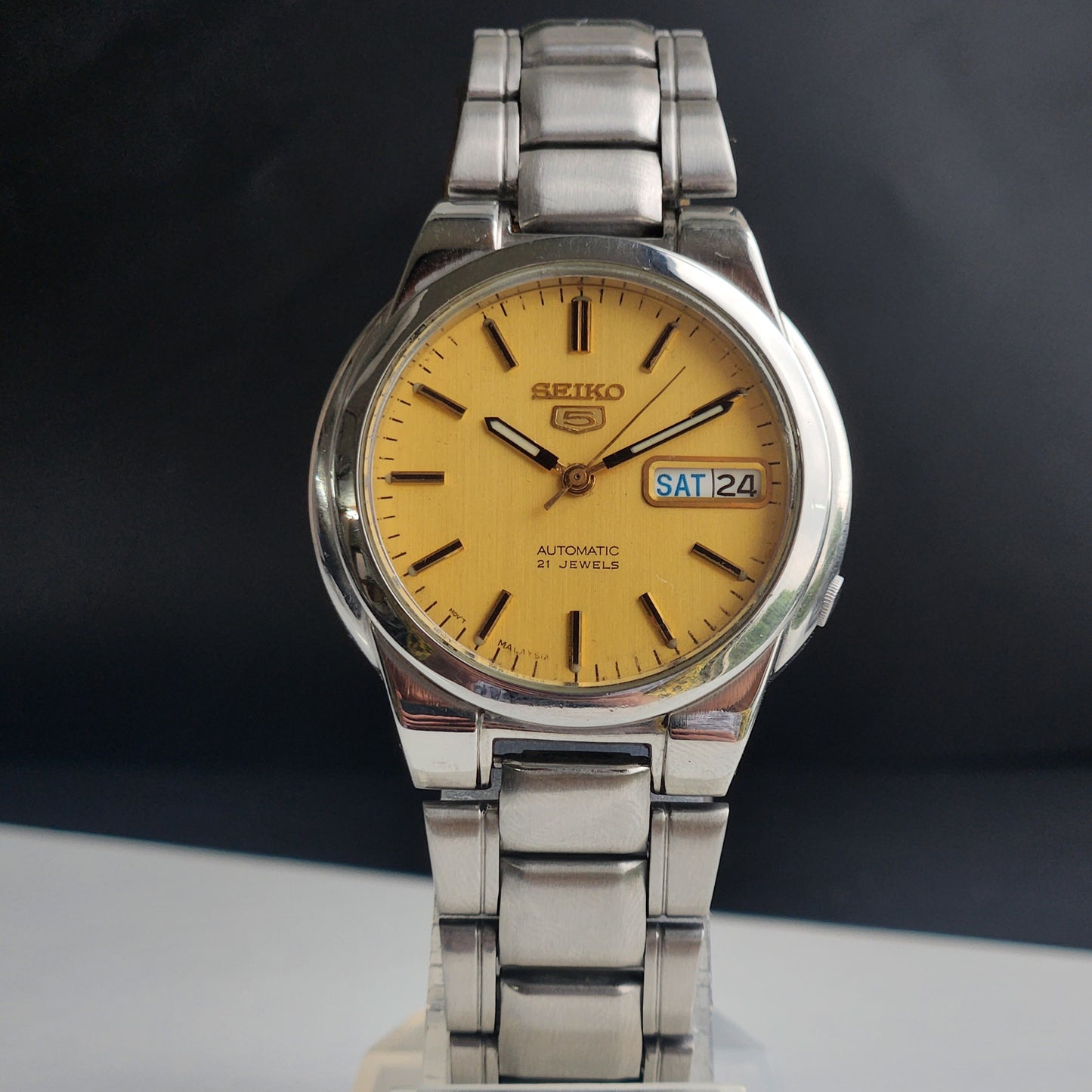 Vintage Original Seiko 5 Automatic 7S26-0530 Golden Face 21 Jewels With Exhibition Back Day-Date Japanese Men's Wrist Watch I56