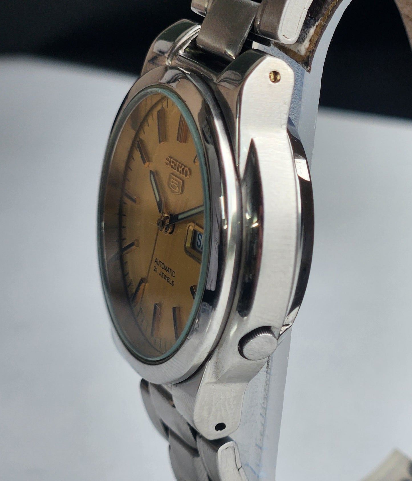 Vintage Original Seiko 5 Automatic 7S26-0530 Golden Face 21 Jewels With Exhibition Back Day-Date Japanese Men's Wrist Watch I56