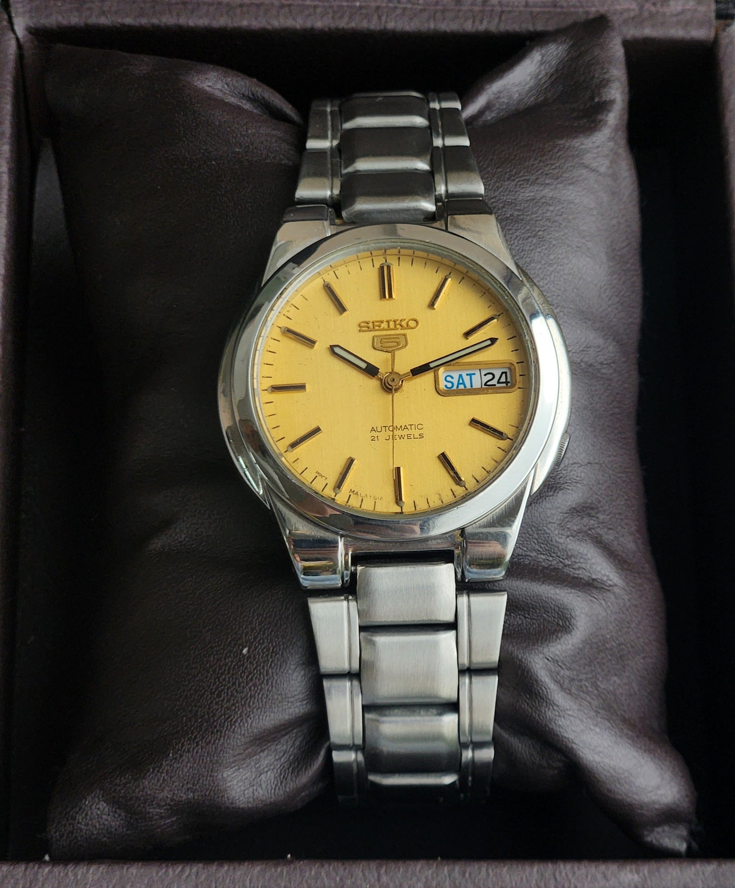 Vintage Original Seiko 5 Automatic 7S26-0530 Golden Face 21 Jewels With Exhibition Back Day-Date Japanese Men's Wrist Watch I56
