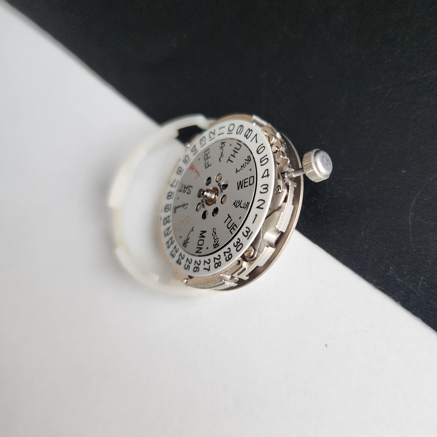 CITIZEN AUTOMATIC MOVEMENT 8200 DAY/DATE KEY ON-3 I67