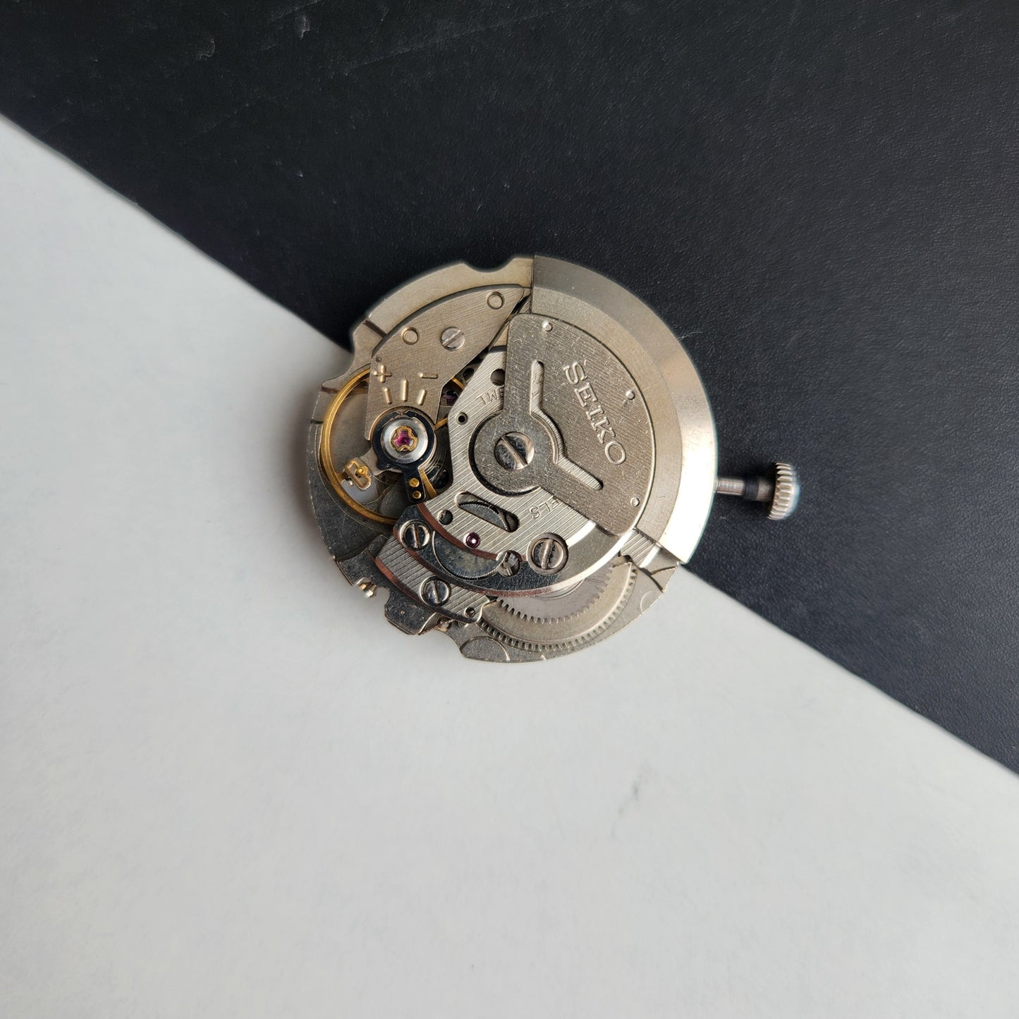 SEIKO 5 AUTOMATIC JAPAN MOVEMENT CAL NO.6349 DAY/DATE KEY ON-4 I68
