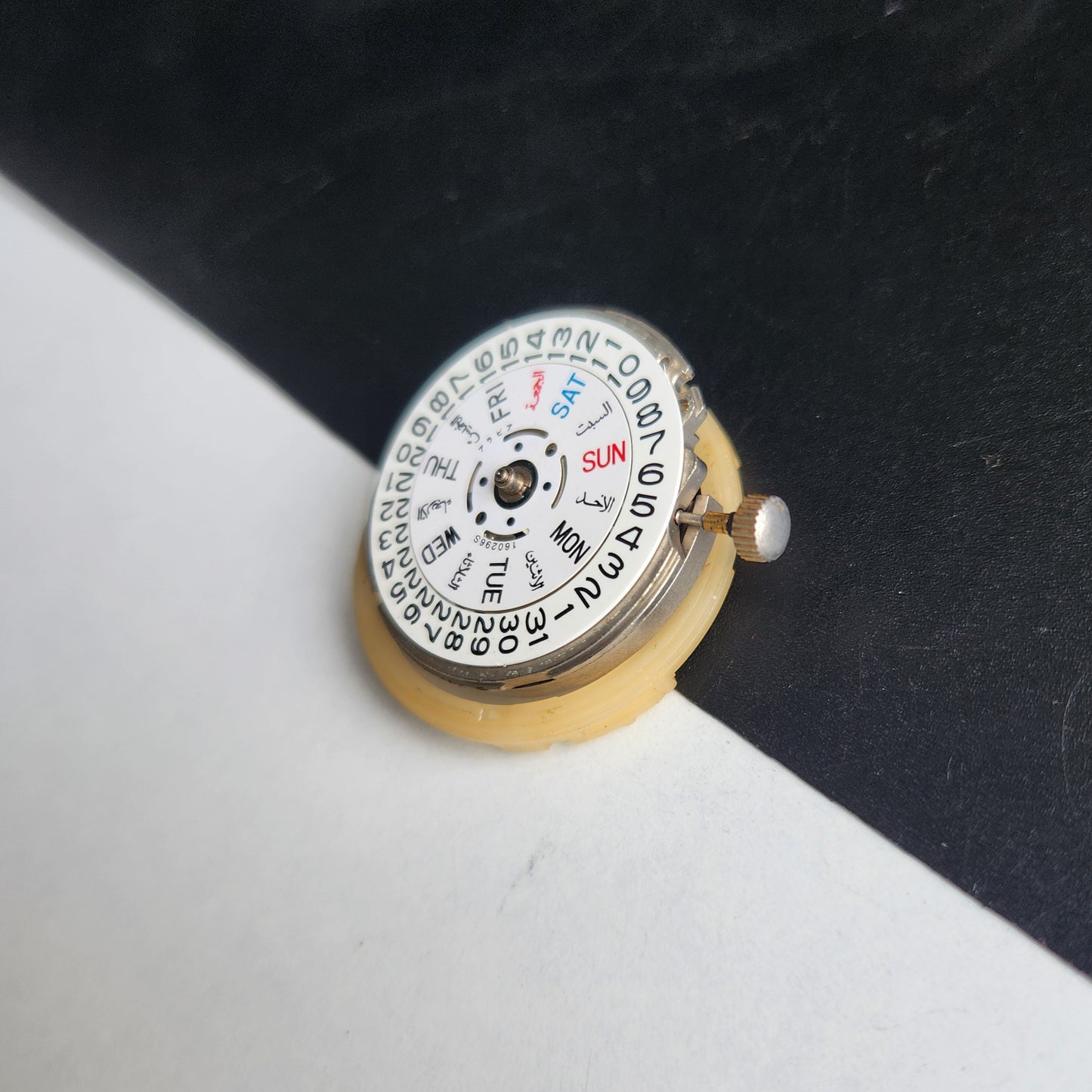 SEIKO 5 AUTOMATIC JAPAN MOVEMENT CAL NO.7S26 DAY/DATE ON-3 CROWN AT-3 O'CLOCK I70