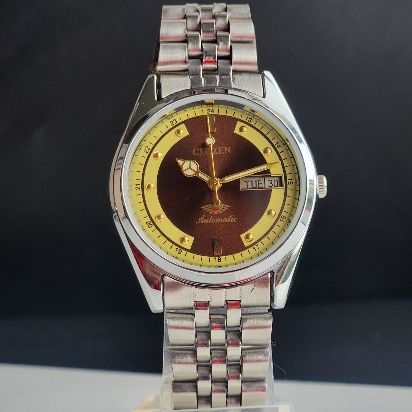 Vintage Mod Citizen 8200 Automatic 21 Jewels Brown Face Day-Date Jubilee Bracelet I81
