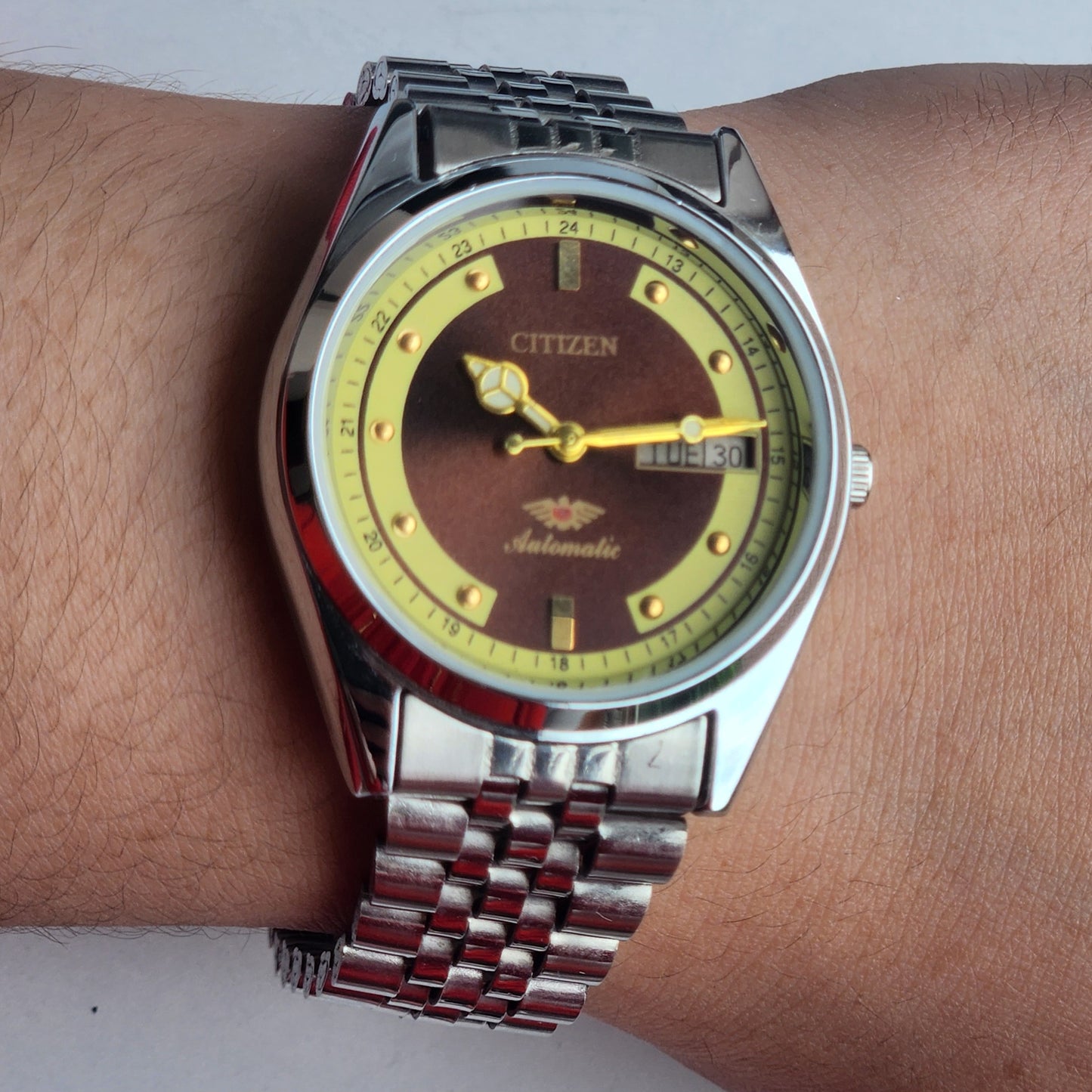 Vintage Mod Citizen 8200 Automatic 21 Jewels Brown Face Day-Date Jubilee Bracelet I81