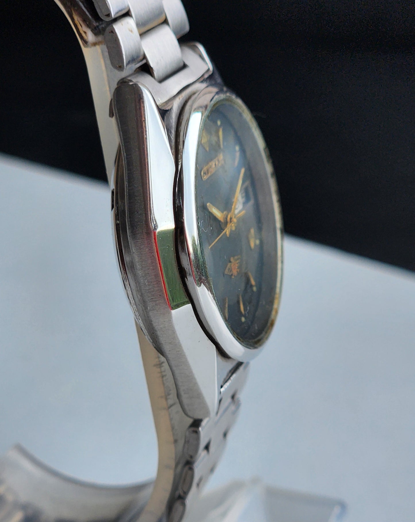 Vintage 1983 Original Citizen Automatic 8200 Grey/Black Face 21 Jewels Day-Date Japanese Men's Wrist Watch IN03