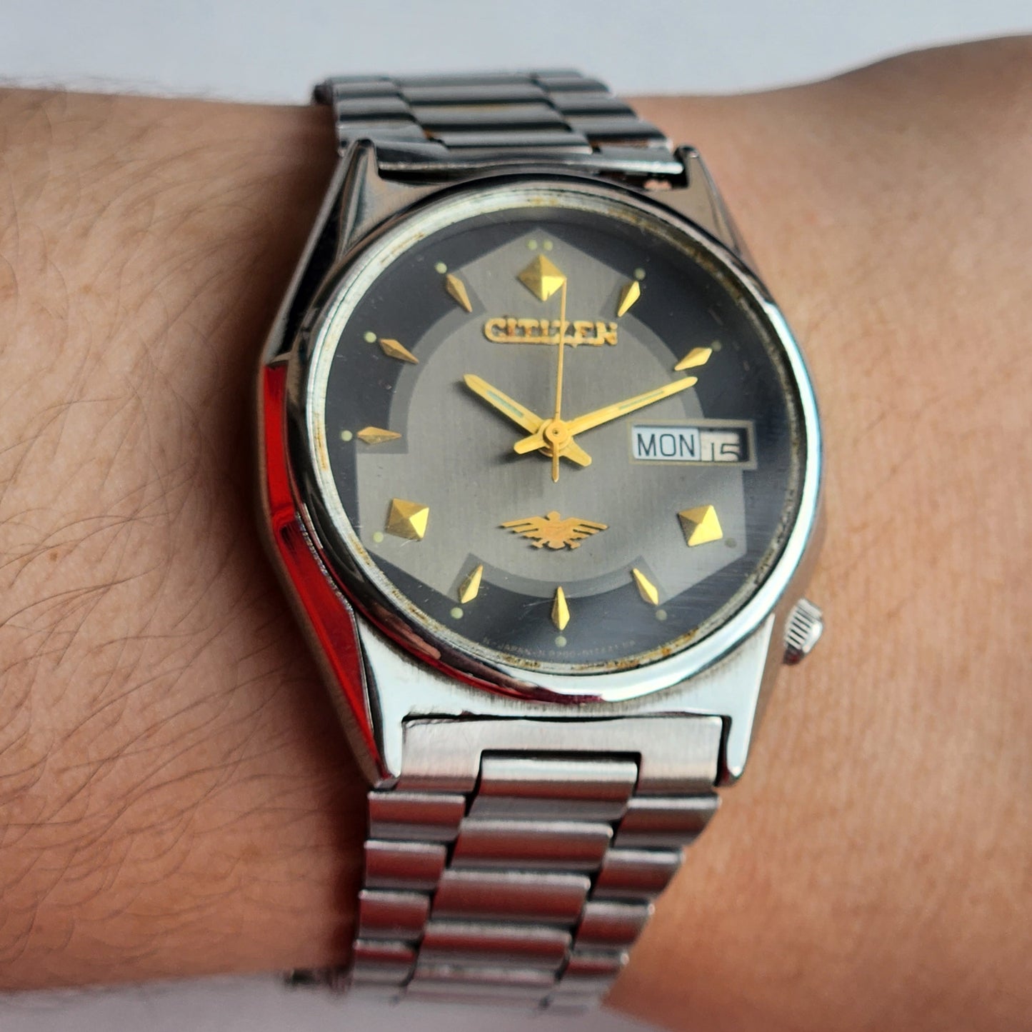 Vintage 1983 Original Citizen Automatic 8200 Grey/Black Face 21 Jewels Day-Date Japanese Men's Wrist Watch IN03