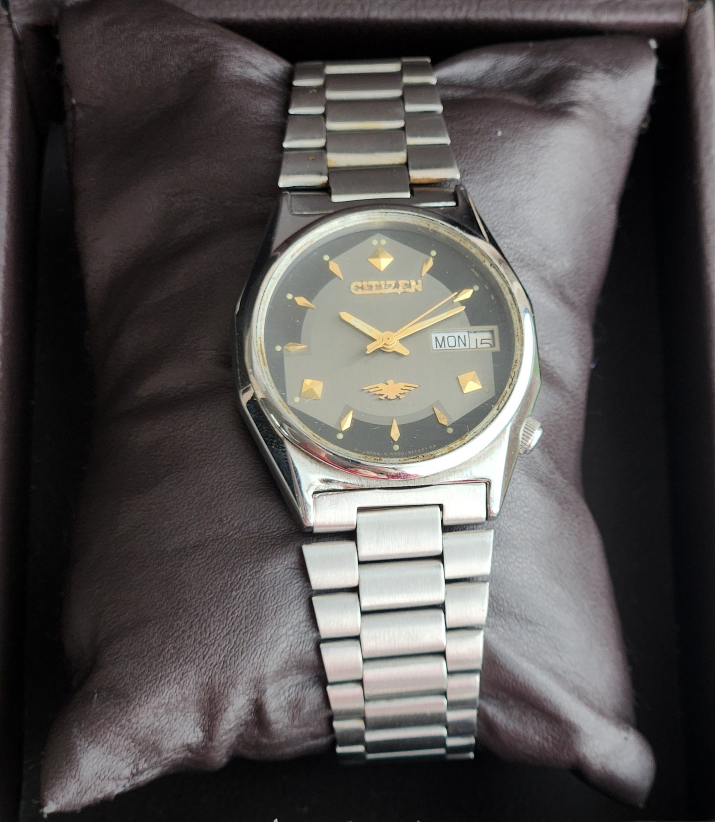 Vintage 1983 Original Citizen Automatic 8200 Grey/Black Face 21 Jewels Day-Date Japanese Men's Wrist Watch IN03